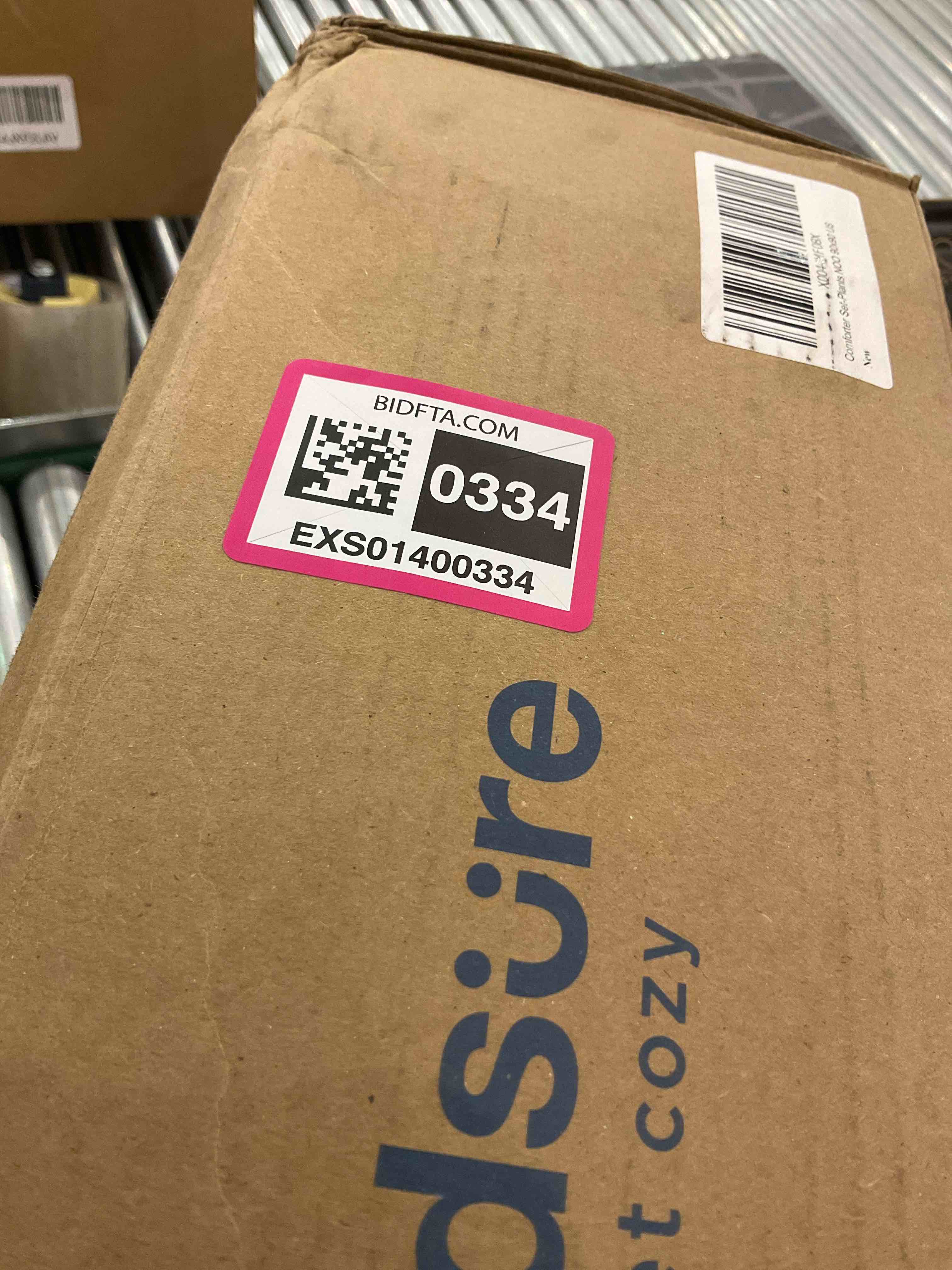 https://s3.amazonaws.com/lotting-images-prod/BargainHunt/EXS01400334_1722868168178.jpeg