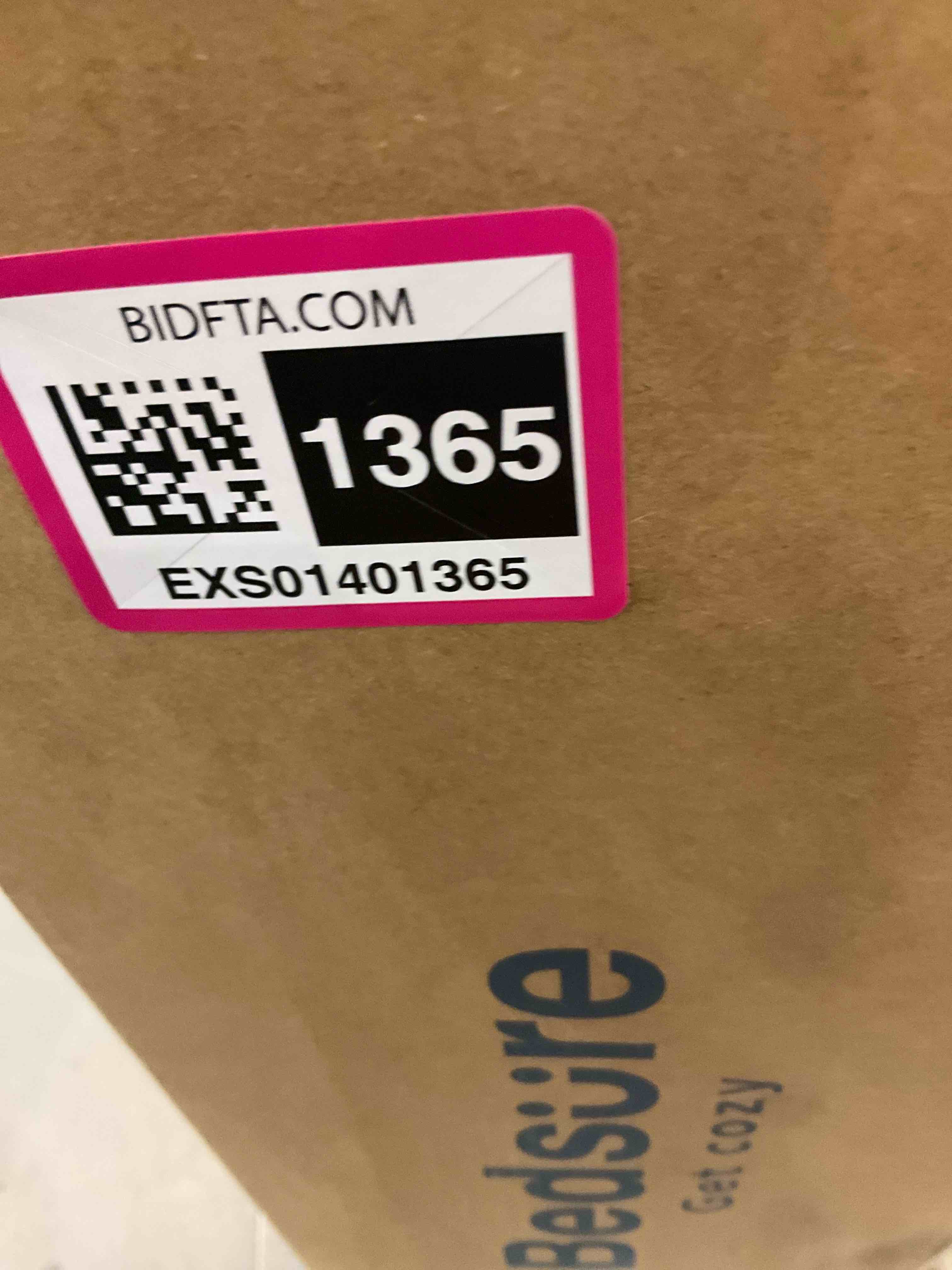 https://s3.amazonaws.com/lotting-images-prod/BargainHunt/EXS01401365_1722353886550.jpeg