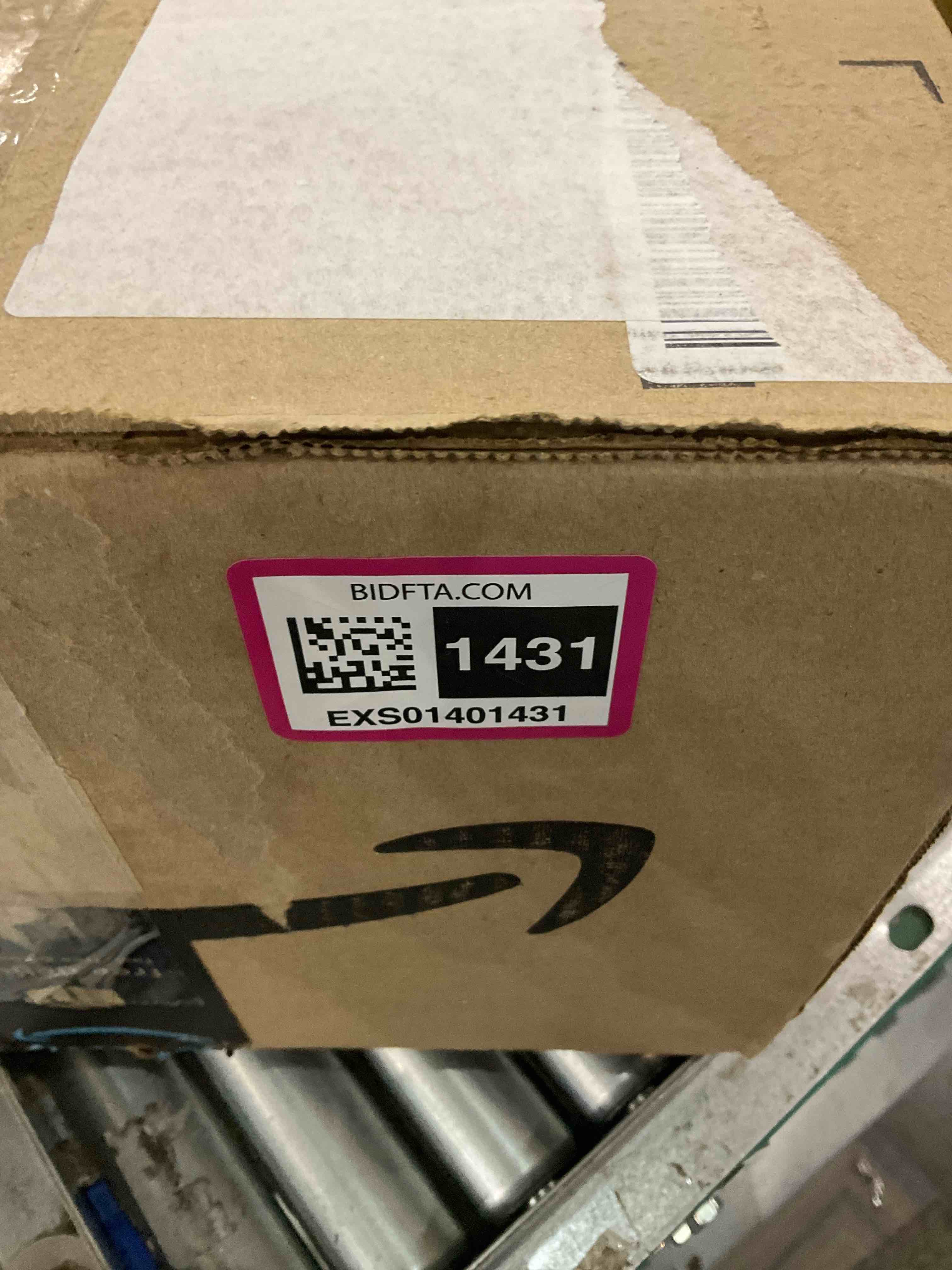 https://s3.amazonaws.com/lotting-images-prod/BargainHunt/EXS01401431_1722425342043.jpeg