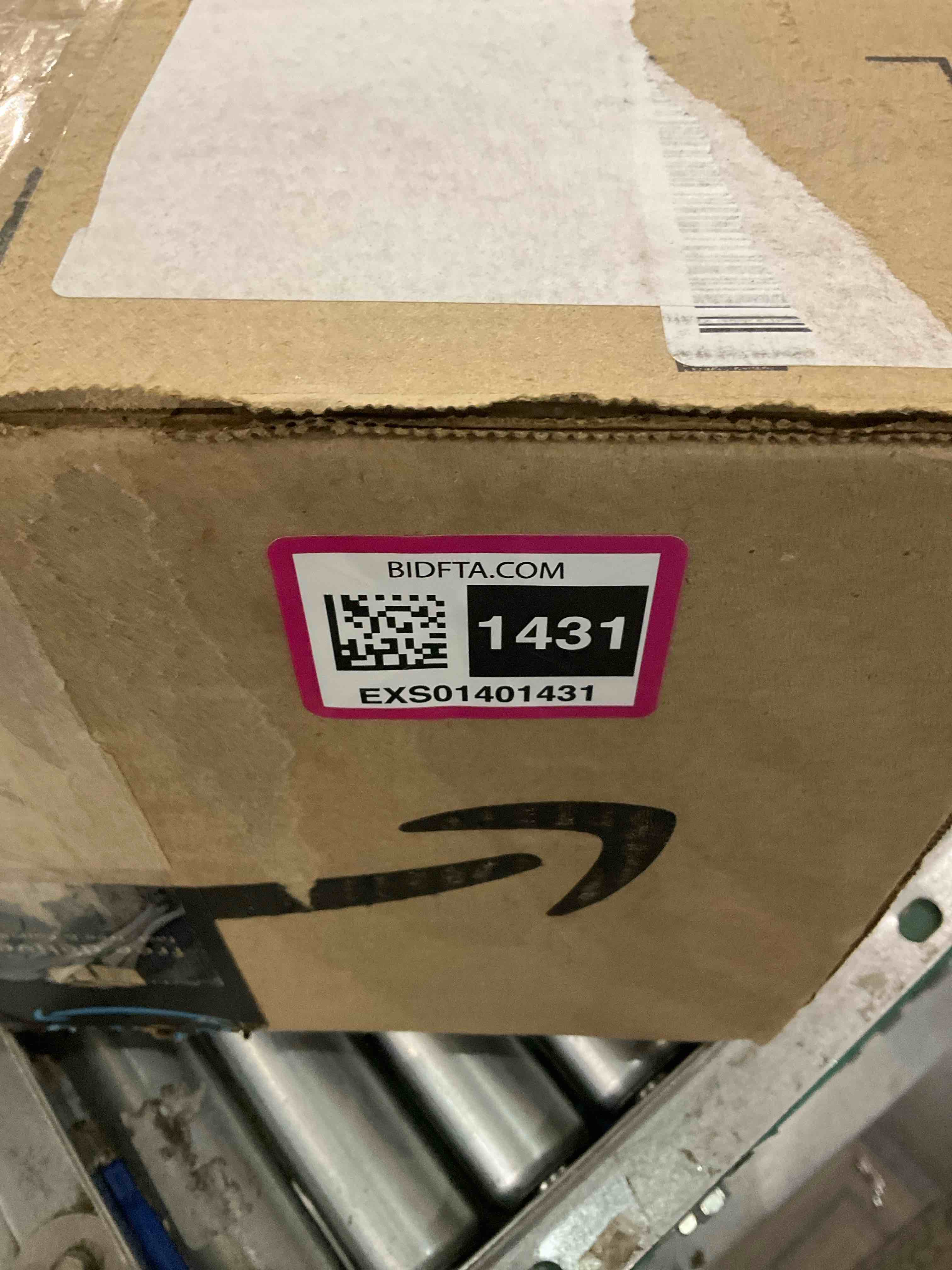 https://s3.amazonaws.com/lotting-images-prod/BargainHunt/EXS01401431_1722425343052.jpeg