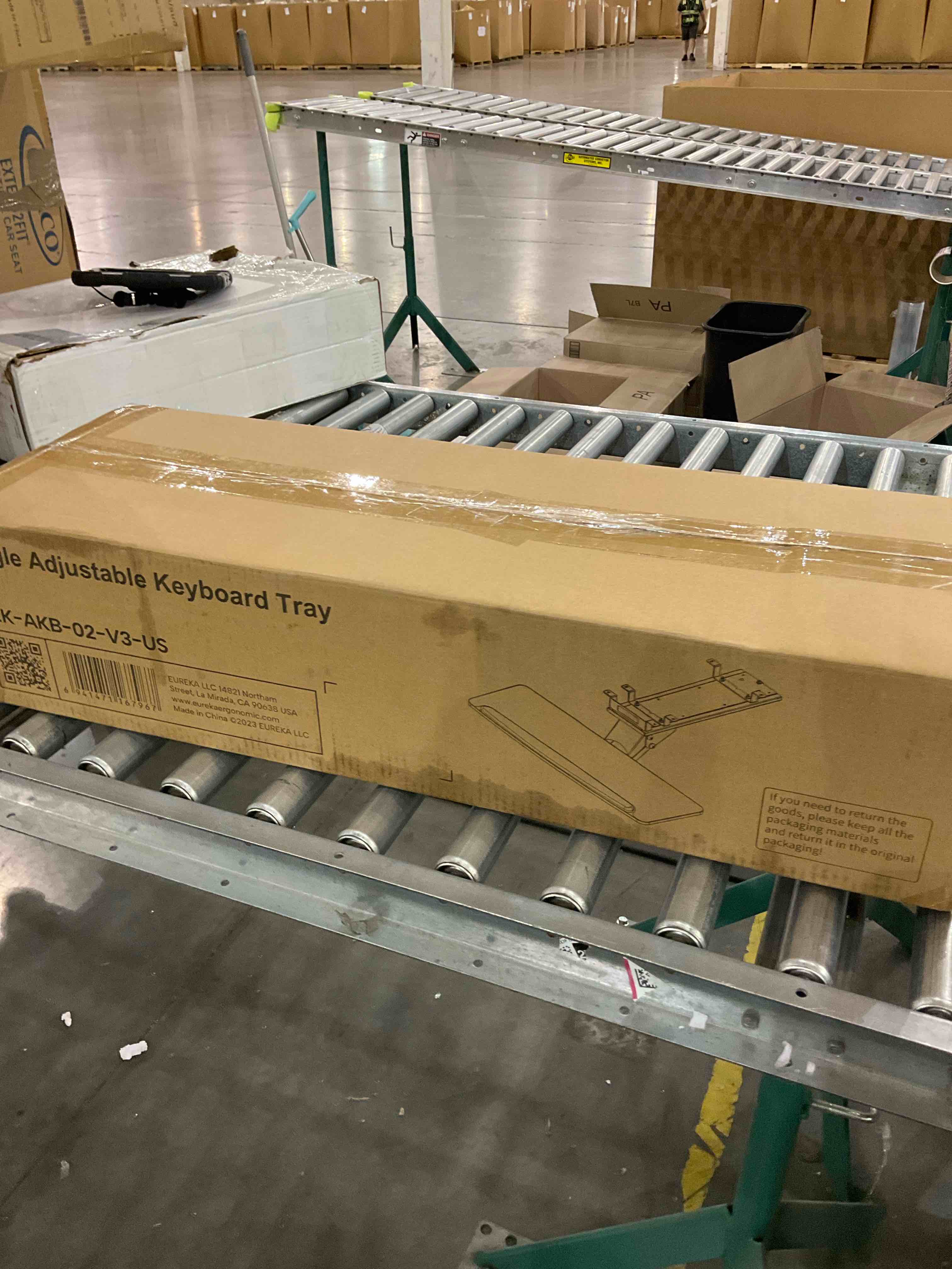 https://s3.amazonaws.com/lotting-images-prod/BargainHunt/EXS01402106_1722426395072.jpeg