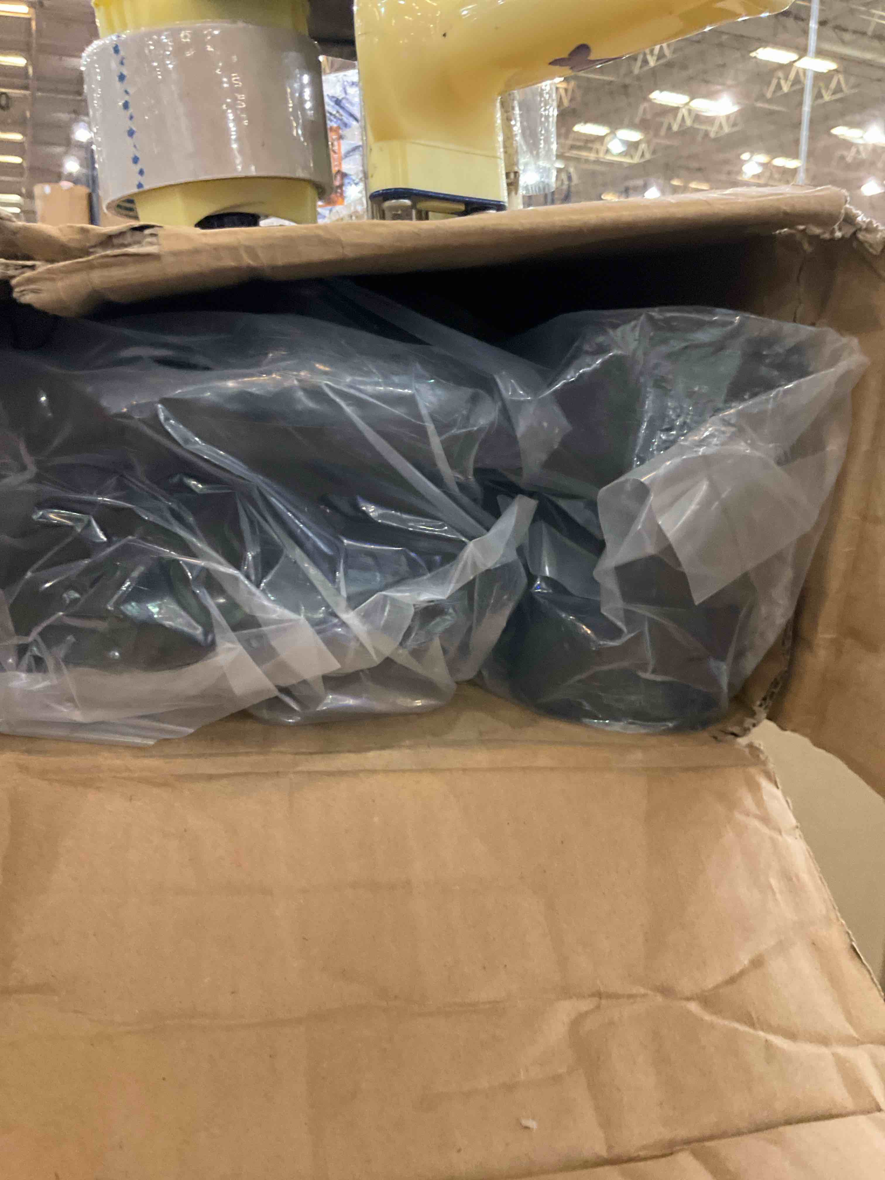 https://s3.amazonaws.com/lotting-images-prod/BargainHunt/EXS01402217_1724081352049.jpeg