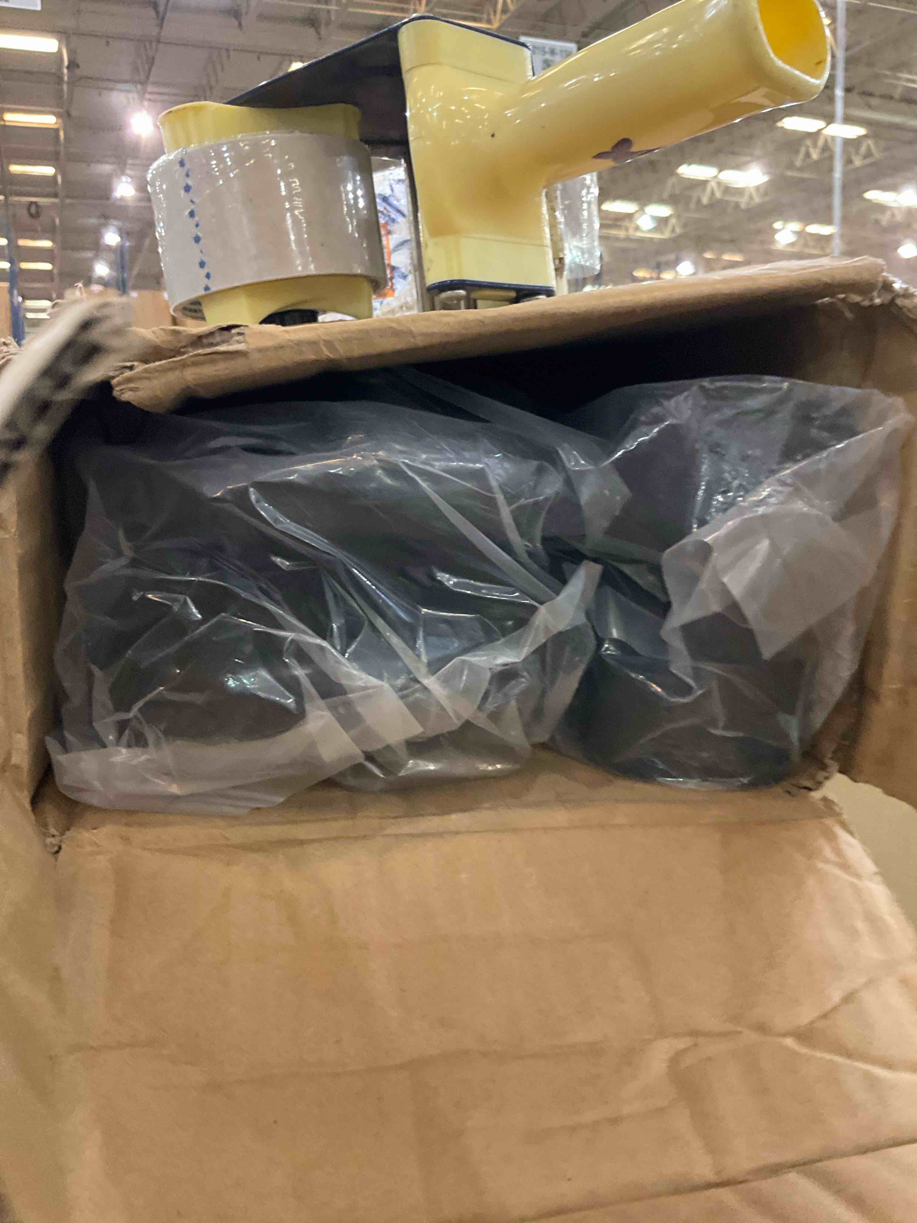 https://s3.amazonaws.com/lotting-images-prod/BargainHunt/EXS01402217_1724081355766.jpeg