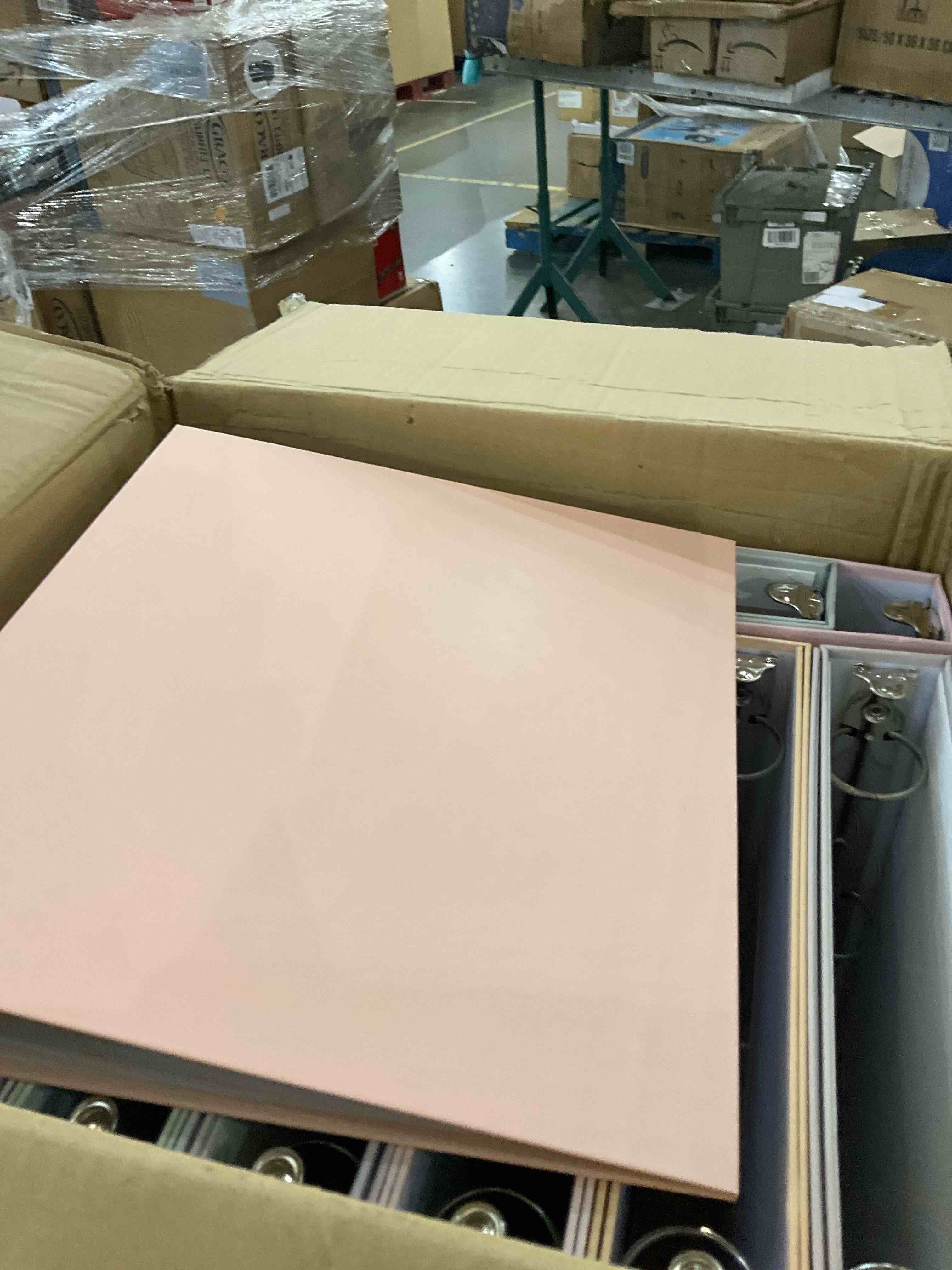 https://s3.amazonaws.com/lotting-images-prod/BargainHunt/EXS01402813_1723050166313.jpeg