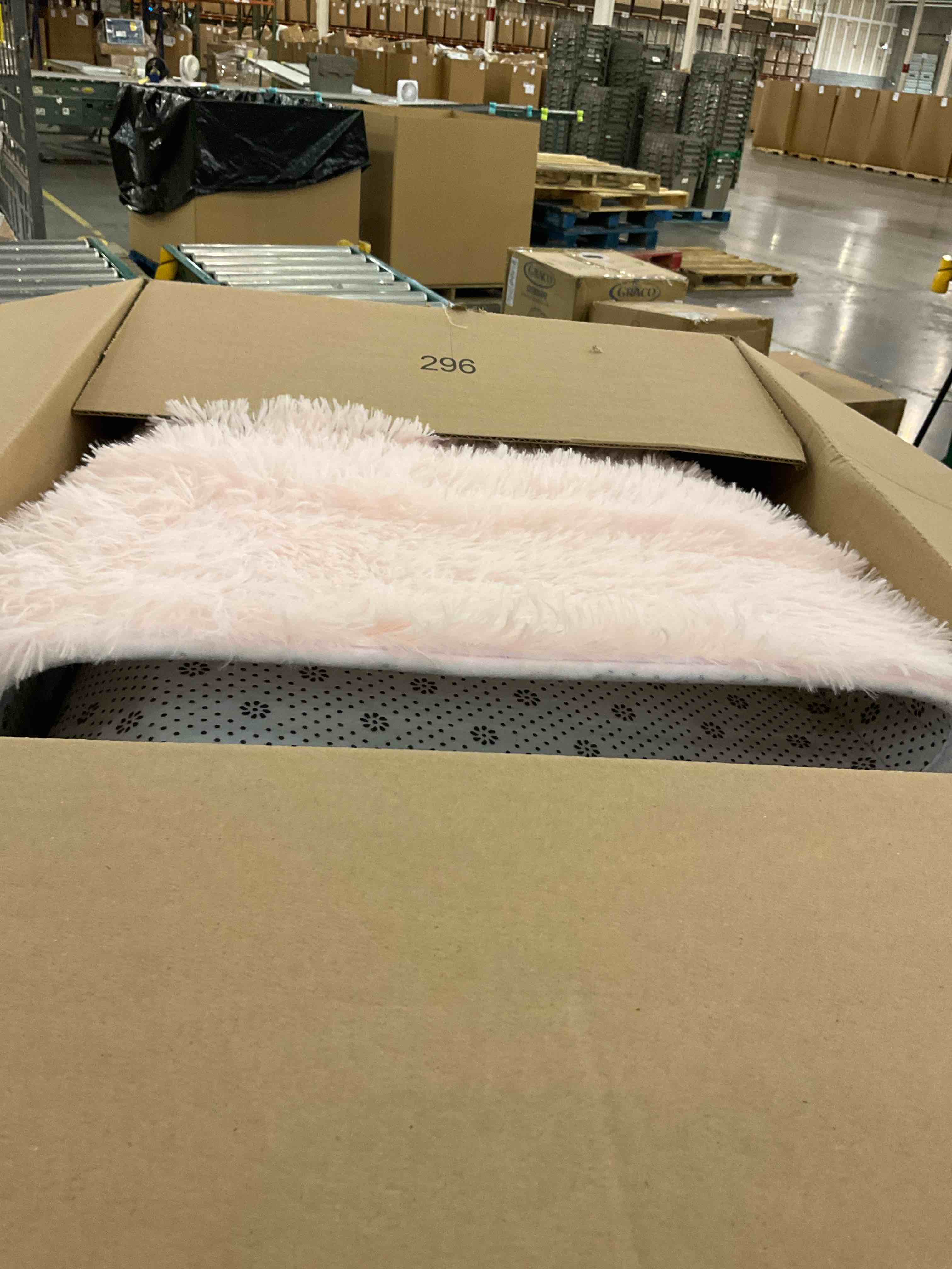 https://s3.amazonaws.com/lotting-images-prod/BargainHunt/EXS01403394_1723644392148.jpeg