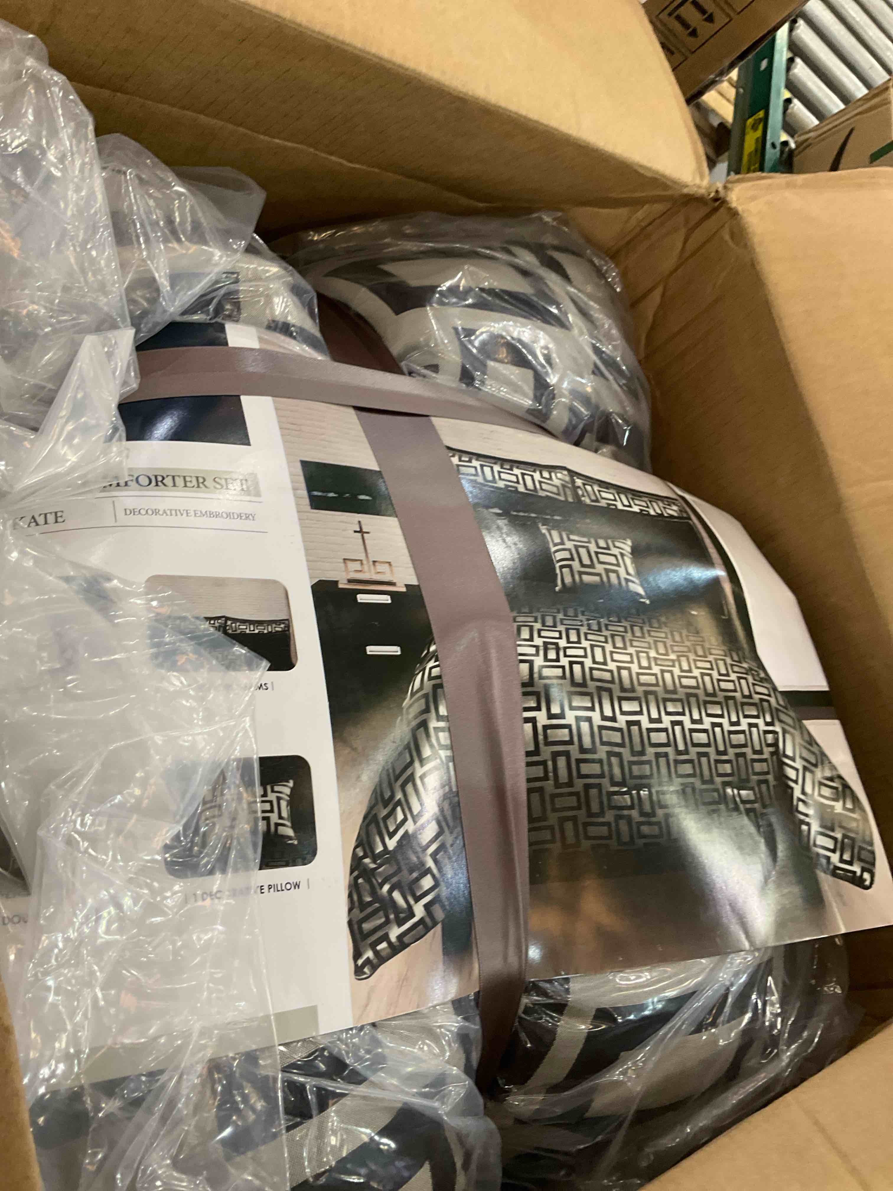 https://s3.amazonaws.com/lotting-images-prod/BargainHunt/EXS01403787_1723139415431.jpeg