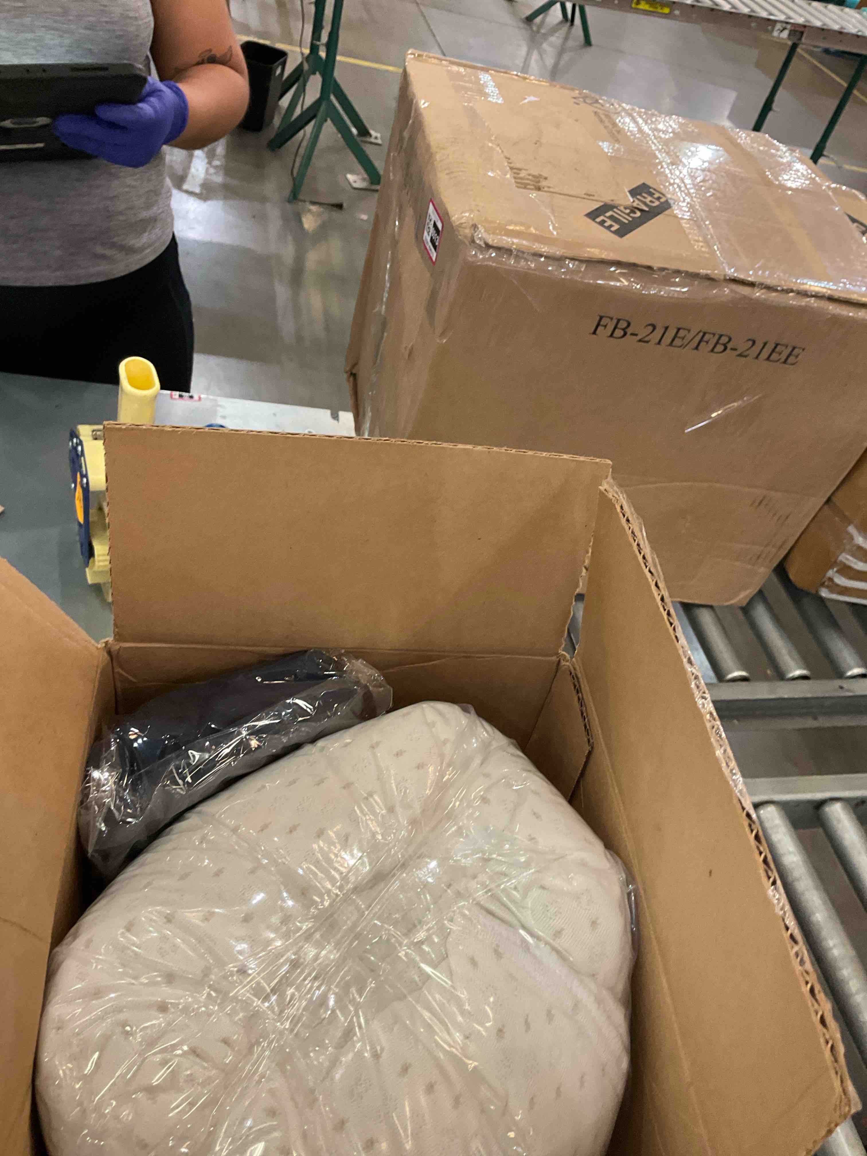 https://s3.amazonaws.com/lotting-images-prod/BargainHunt/EXS01404008_1721927905934.jpeg