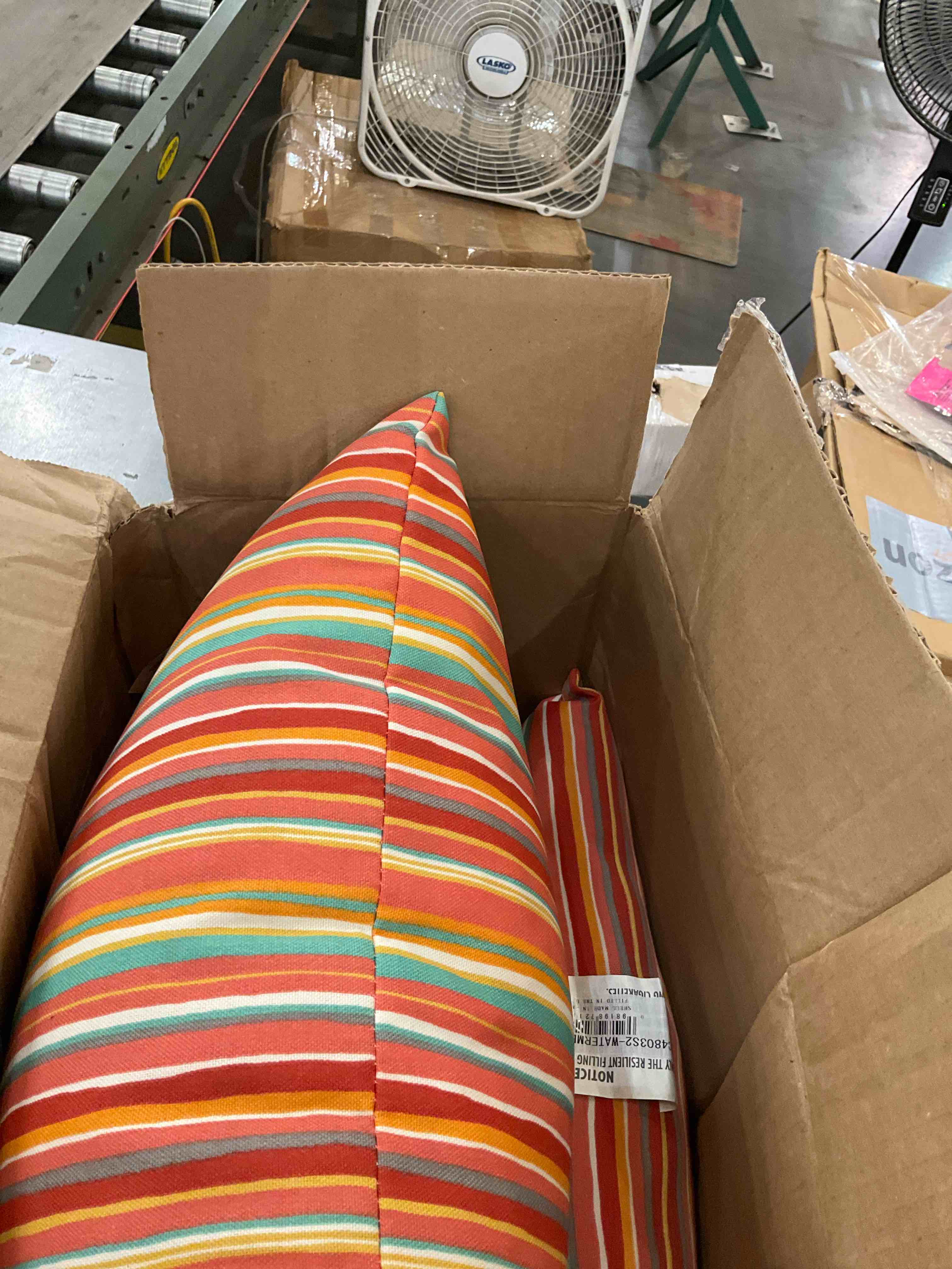 https://s3.amazonaws.com/lotting-images-prod/BargainHunt/EXS01404171_1722351072528.jpeg