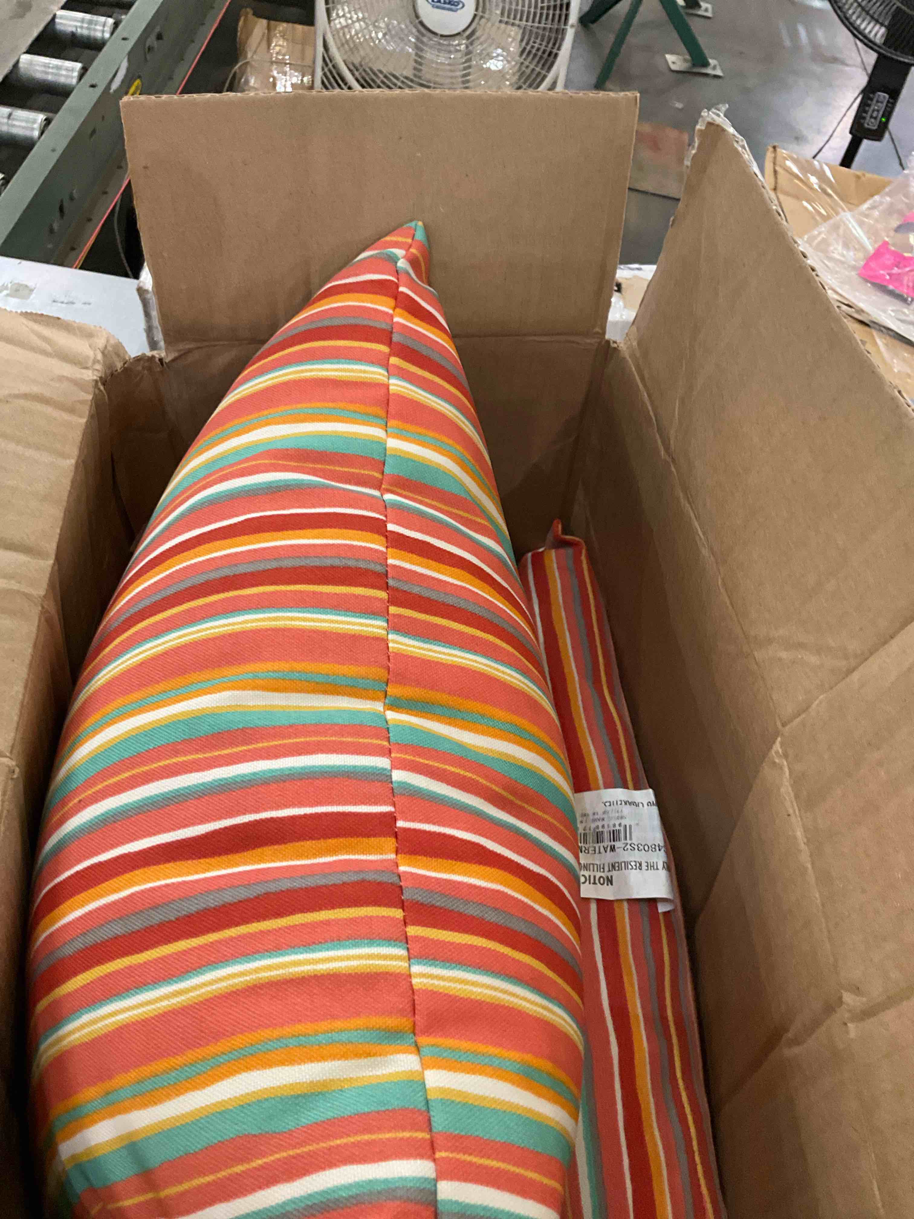 https://s3.amazonaws.com/lotting-images-prod/BargainHunt/EXS01404171_1722351074598.jpeg