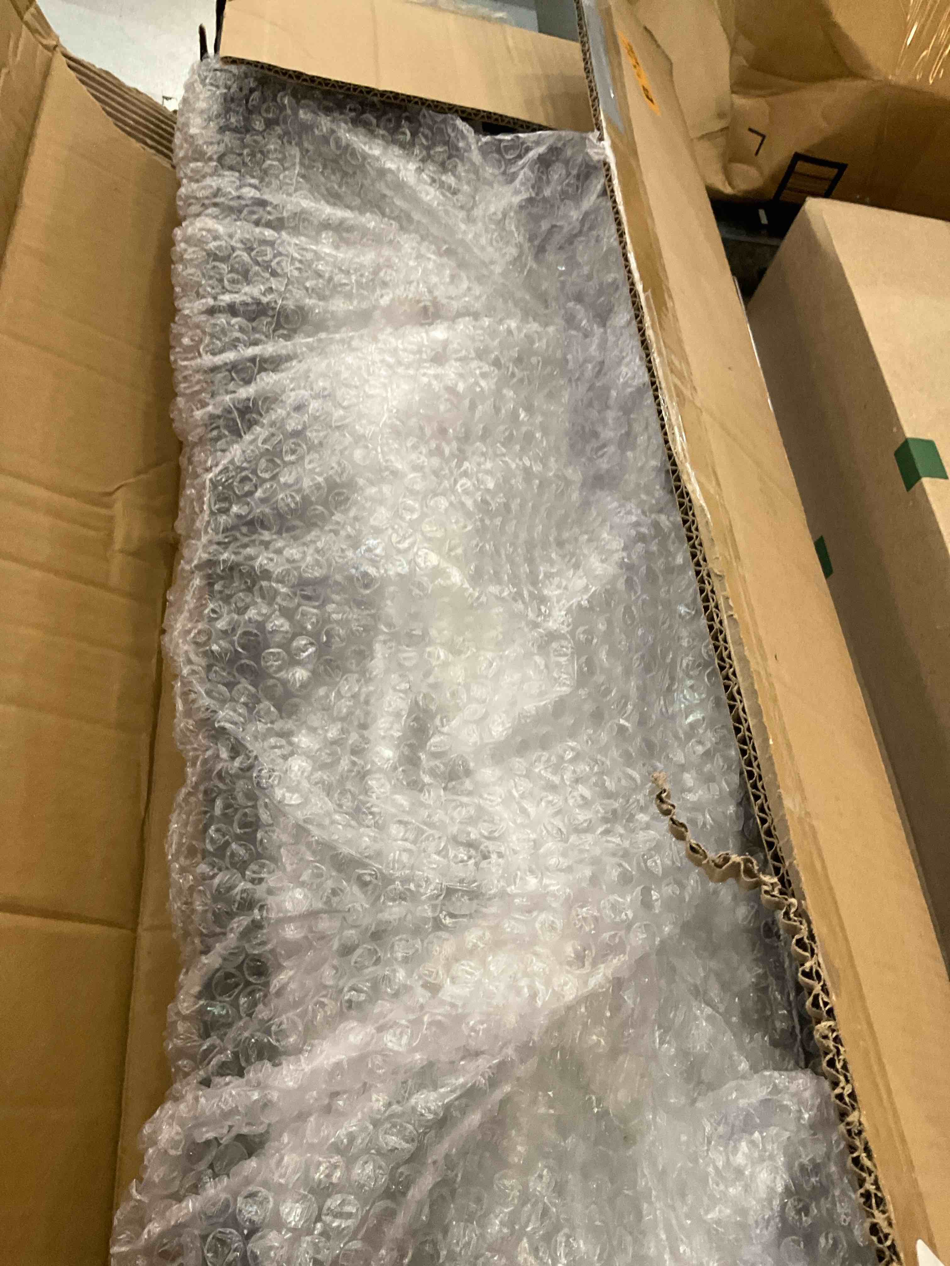 https://s3.amazonaws.com/lotting-images-prod/BargainHunt/EXS01404173_1722351412826.jpeg