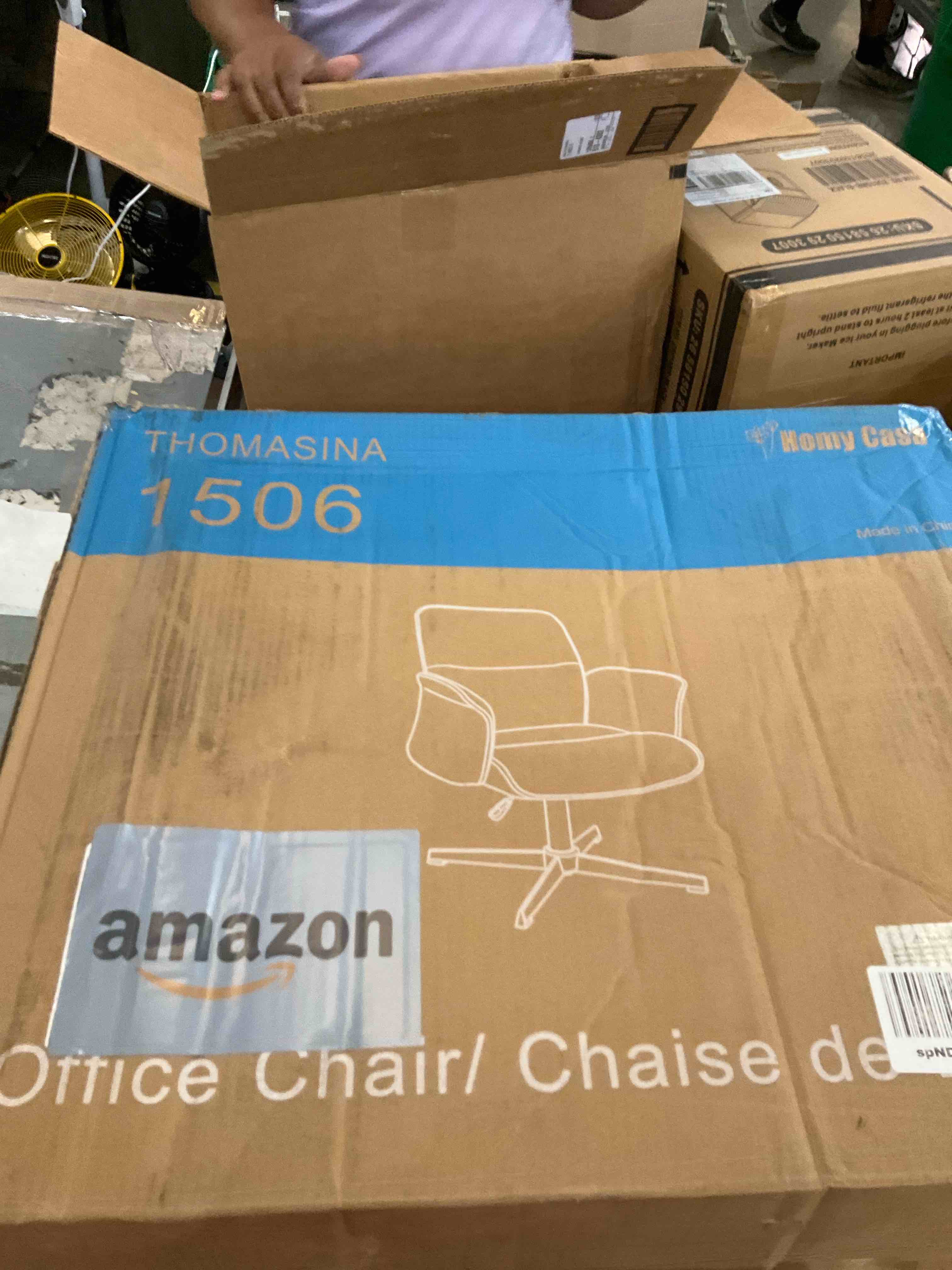 https://s3.amazonaws.com/lotting-images-prod/BargainHunt/EXS01404665_1723224628531.jpeg