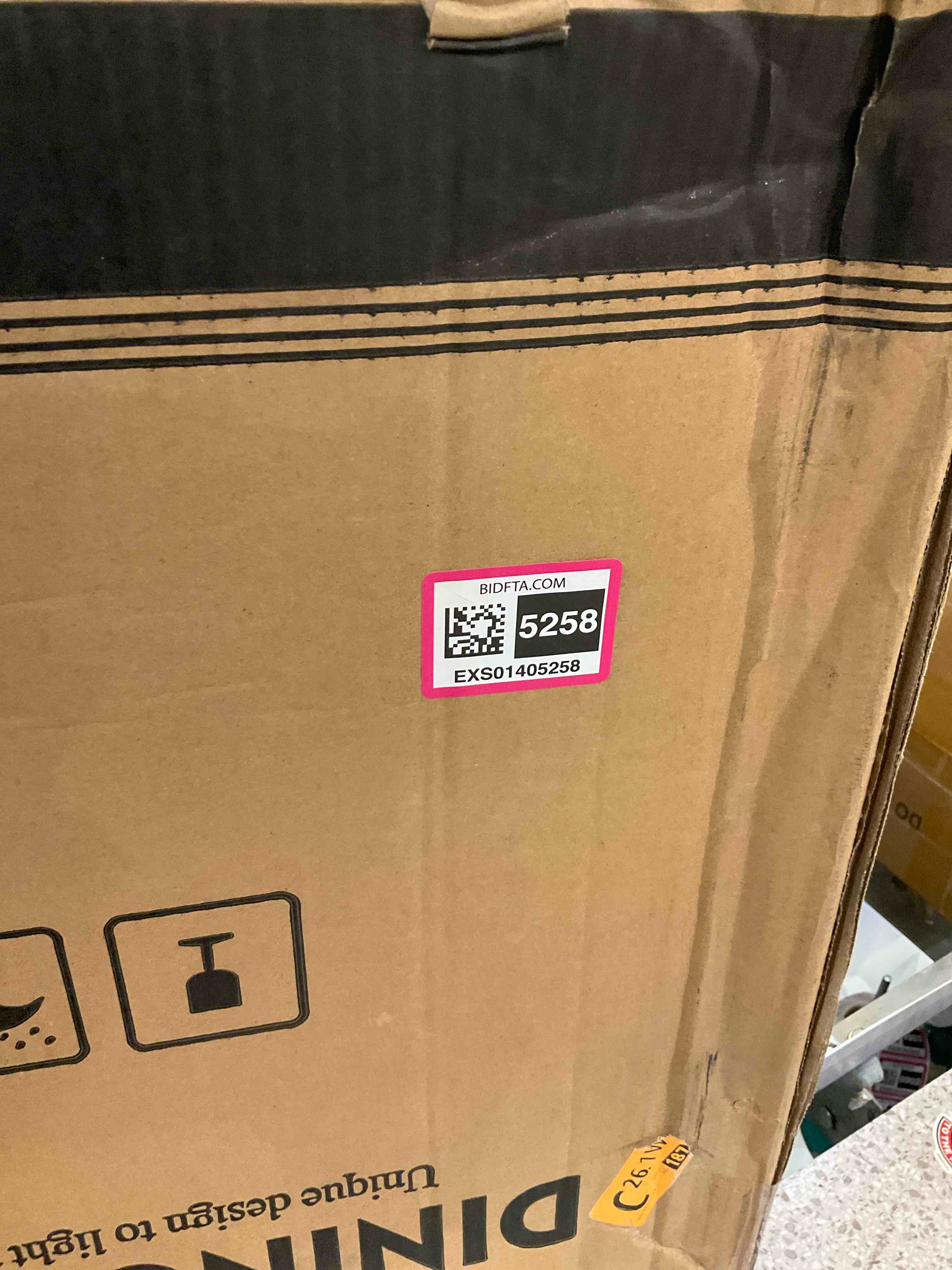 https://s3.amazonaws.com/lotting-images-prod/BargainHunt/EXS01405258_1722273862606.jpeg