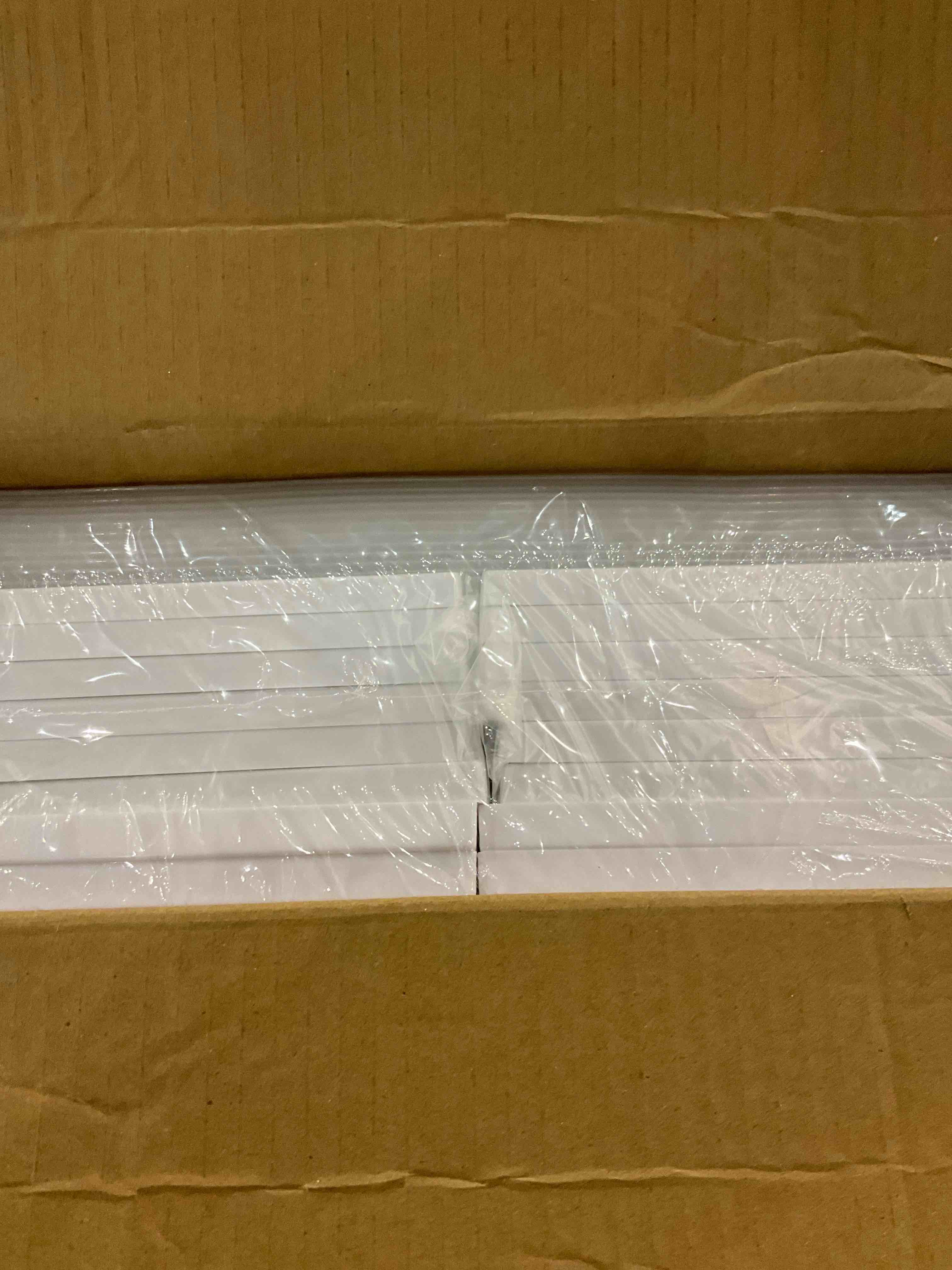 https://s3.amazonaws.com/lotting-images-prod/BargainHunt/EXS01405556_1721992413792.jpeg