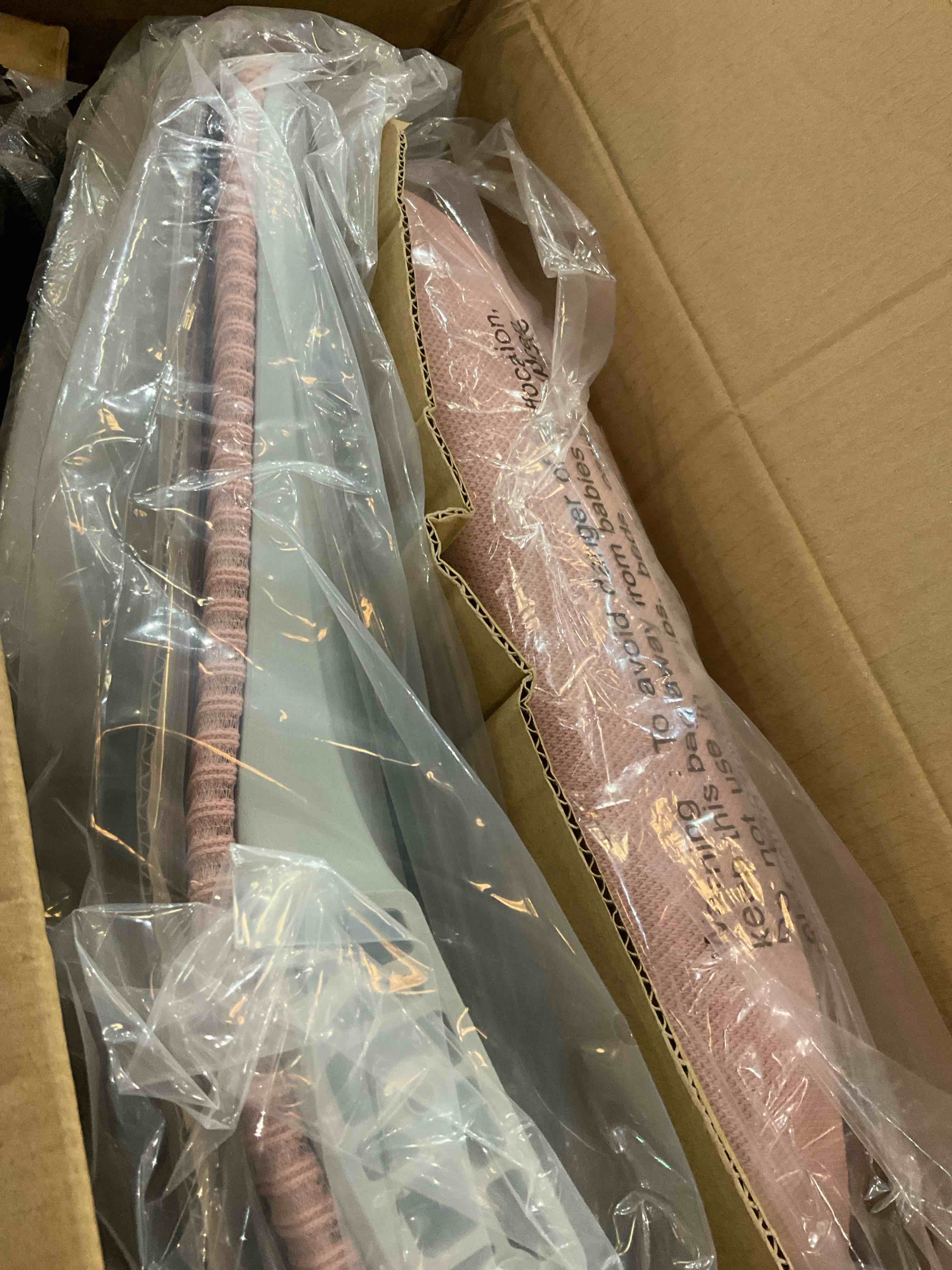 https://s3.amazonaws.com/lotting-images-prod/BargainHunt/EXS01405784_1722348012731.jpeg