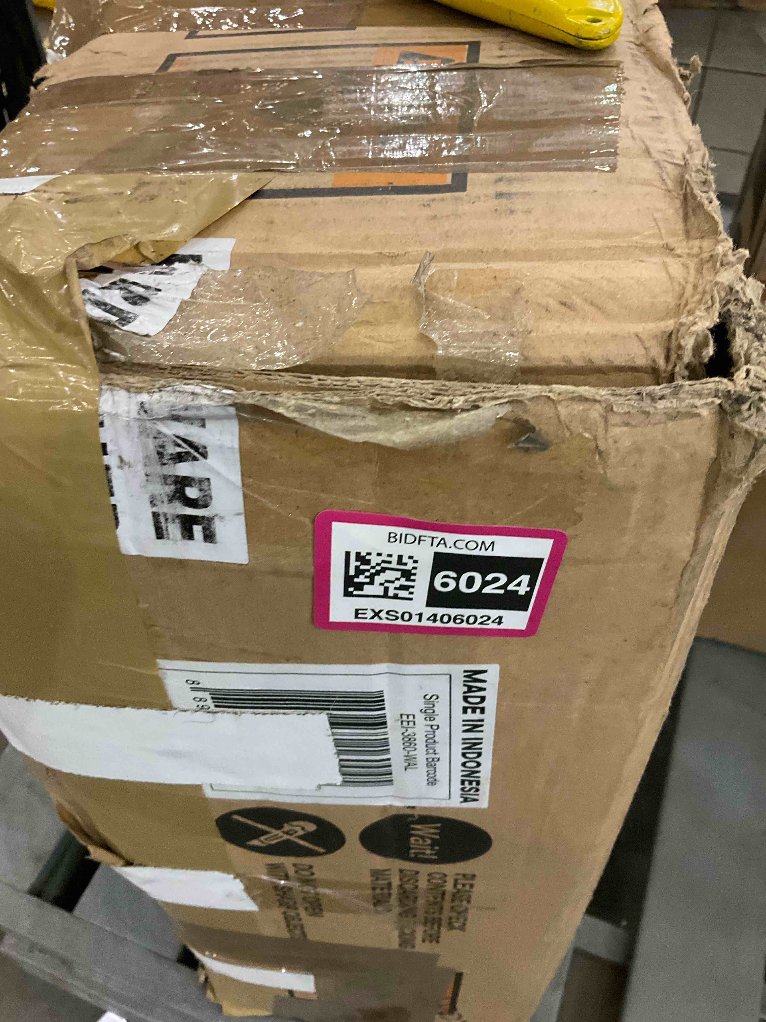 https://s3.amazonaws.com/lotting-images-prod/BargainHunt/EXS01406024_1722262282854.jpeg