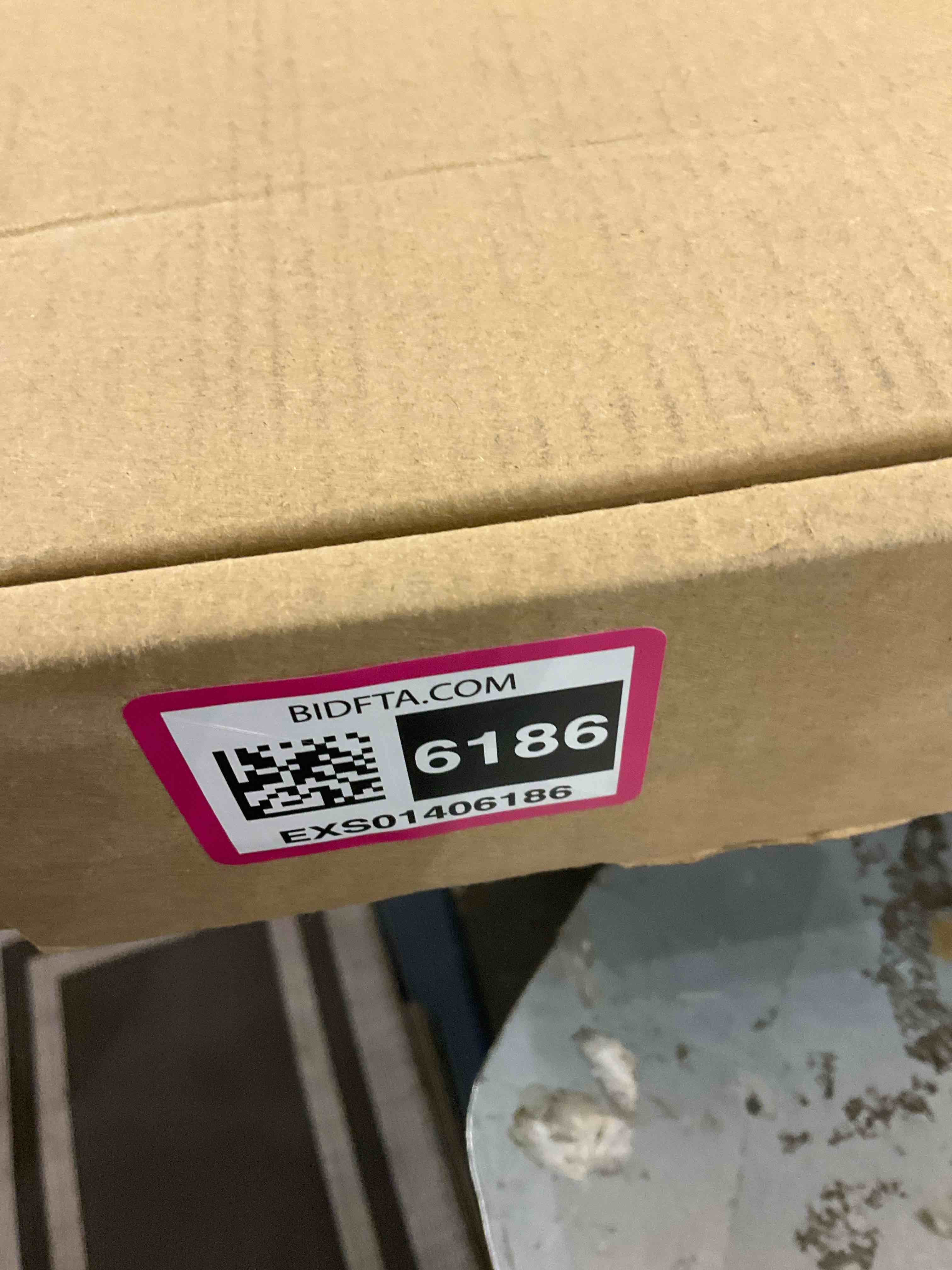 https://s3.amazonaws.com/lotting-images-prod/BargainHunt/EXS01406186_1722349406144.jpeg