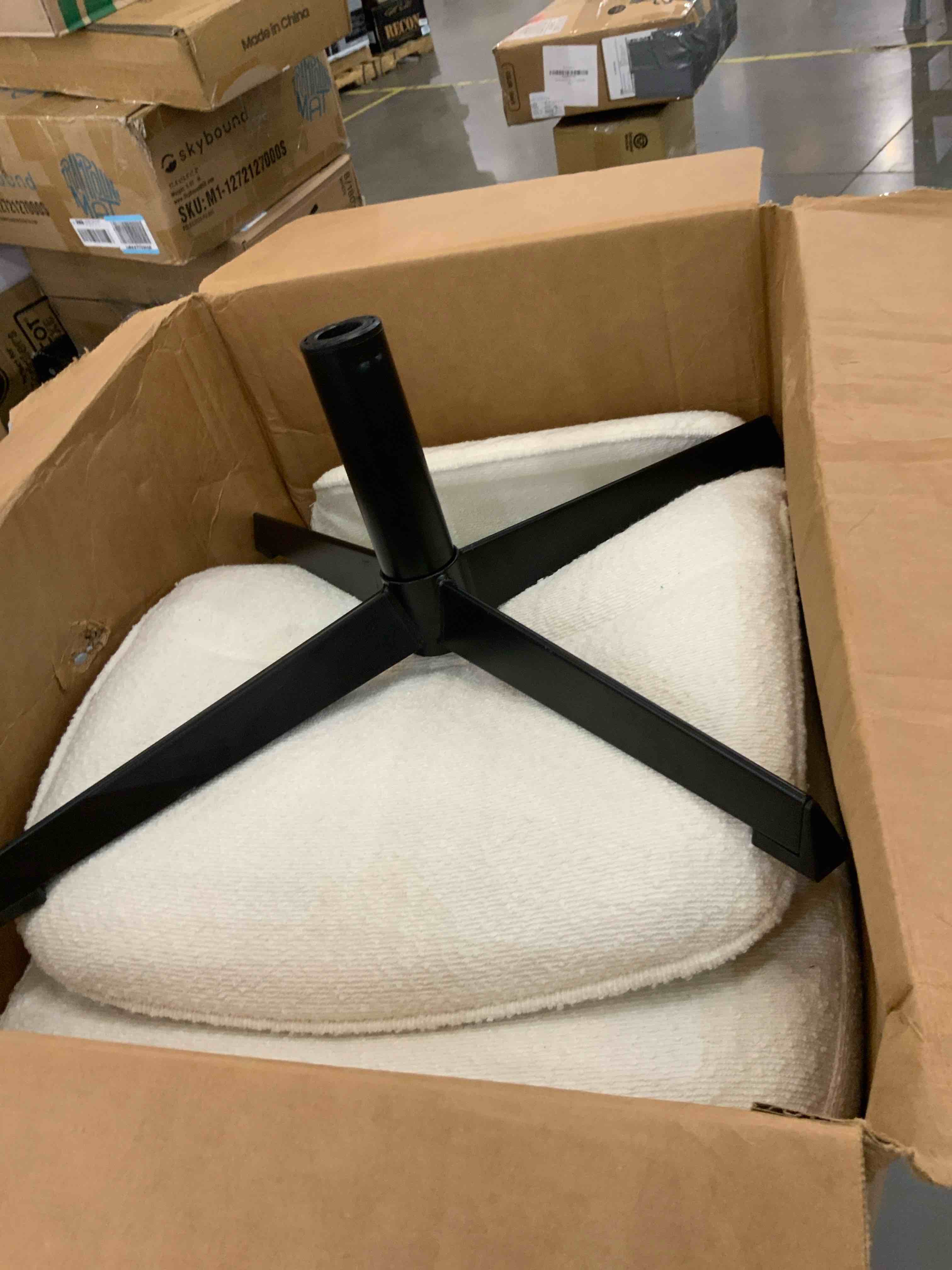 https://s3.amazonaws.com/lotting-images-prod/BargainHunt/EXS01406517_1721928861972.jpeg