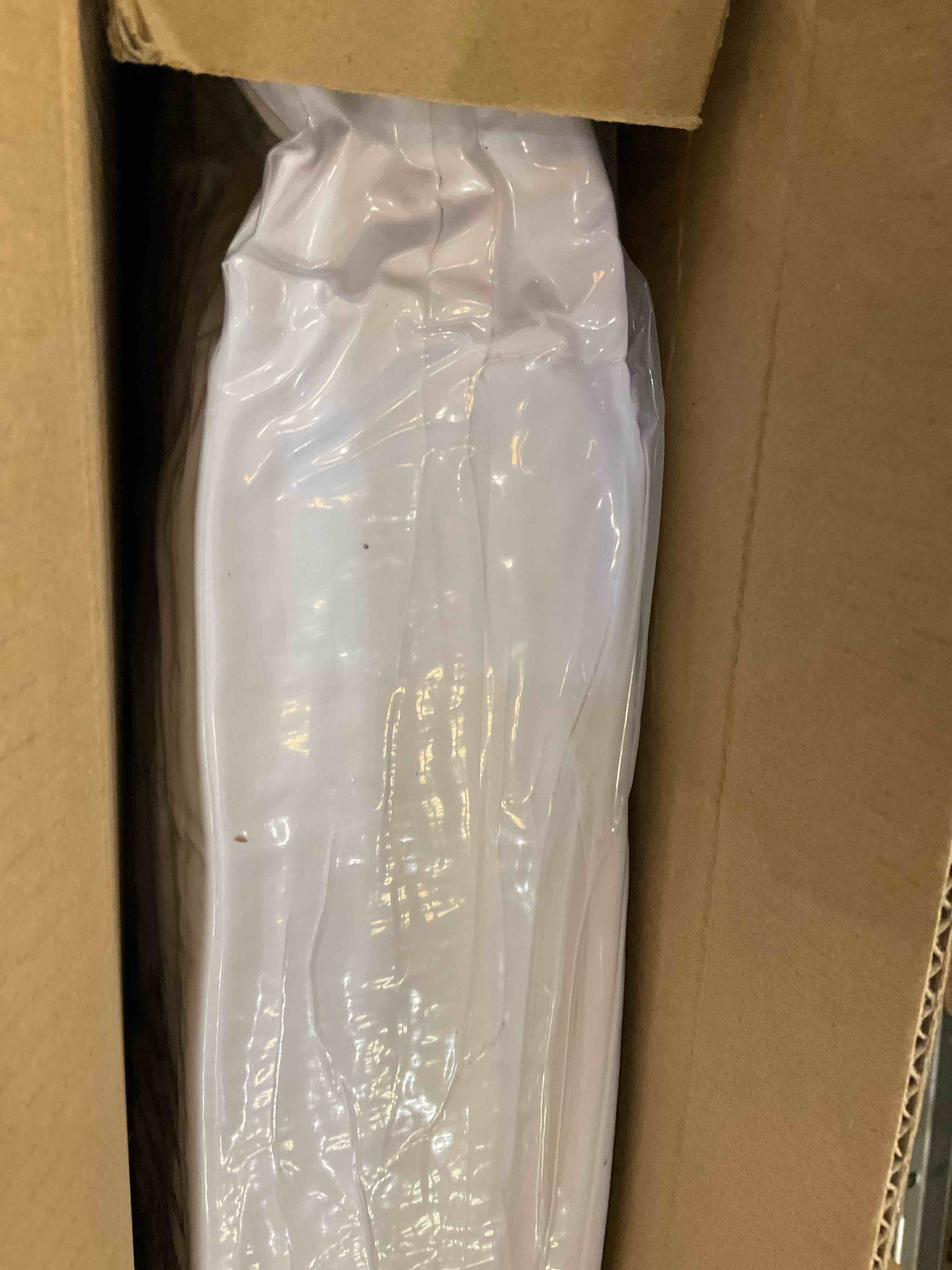 https://s3.amazonaws.com/lotting-images-prod/BargainHunt/EXS01407039_1721934182968.jpeg