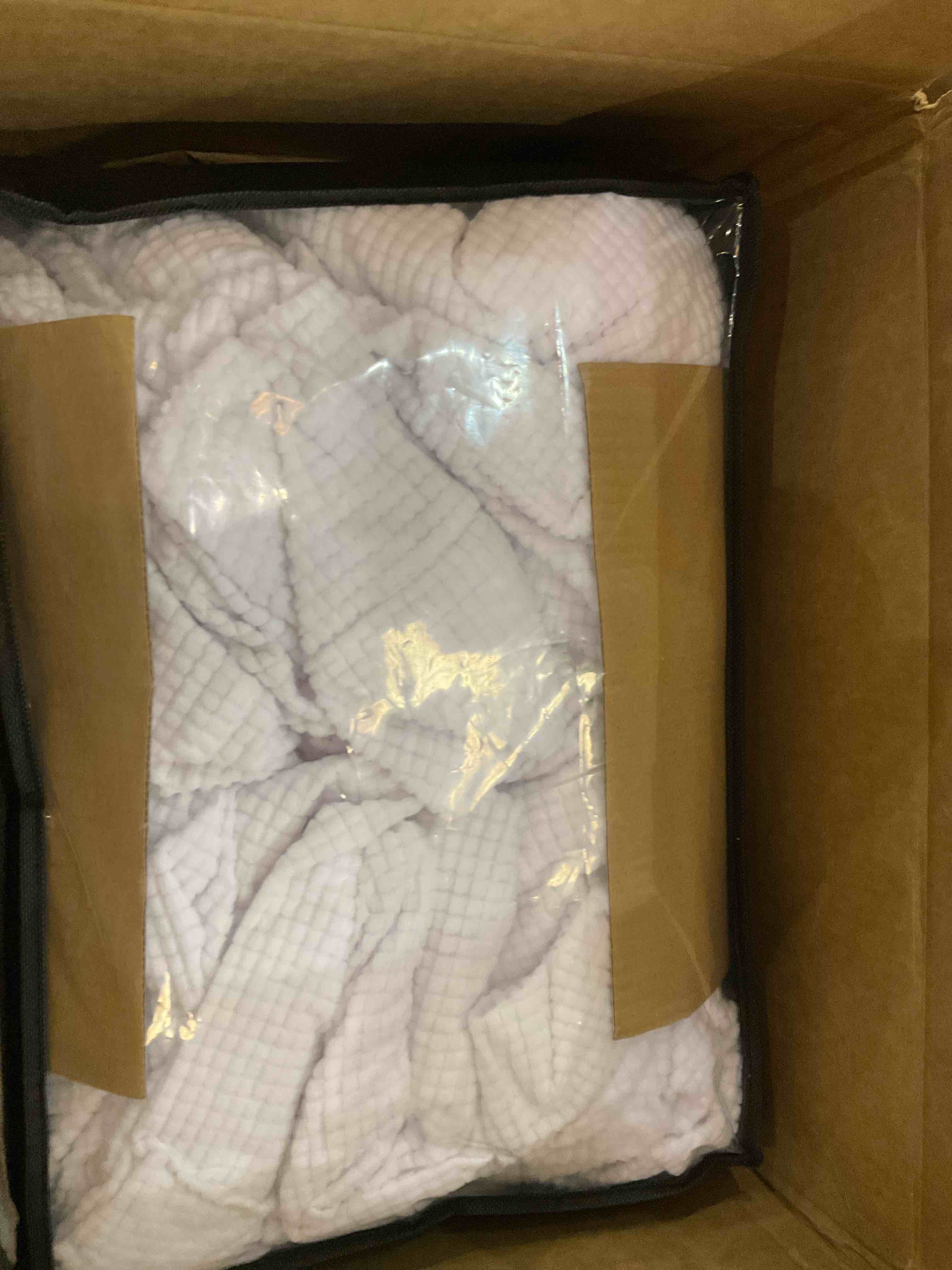 https://s3.amazonaws.com/lotting-images-prod/BargainHunt/EXS01407040_1721934348453.jpeg