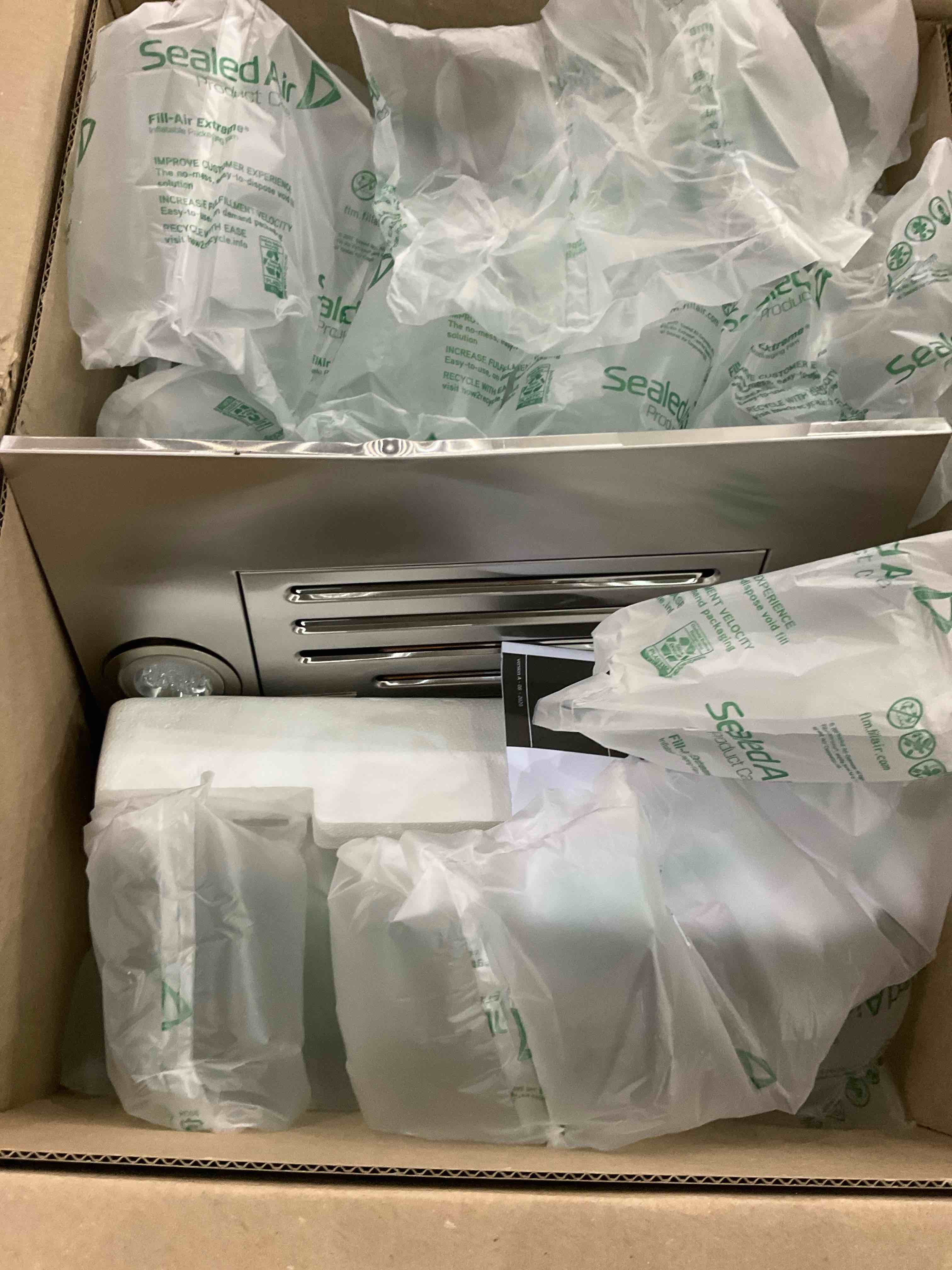https://s3.amazonaws.com/lotting-images-prod/BargainHunt/EXS01408099_1722512105799.jpeg