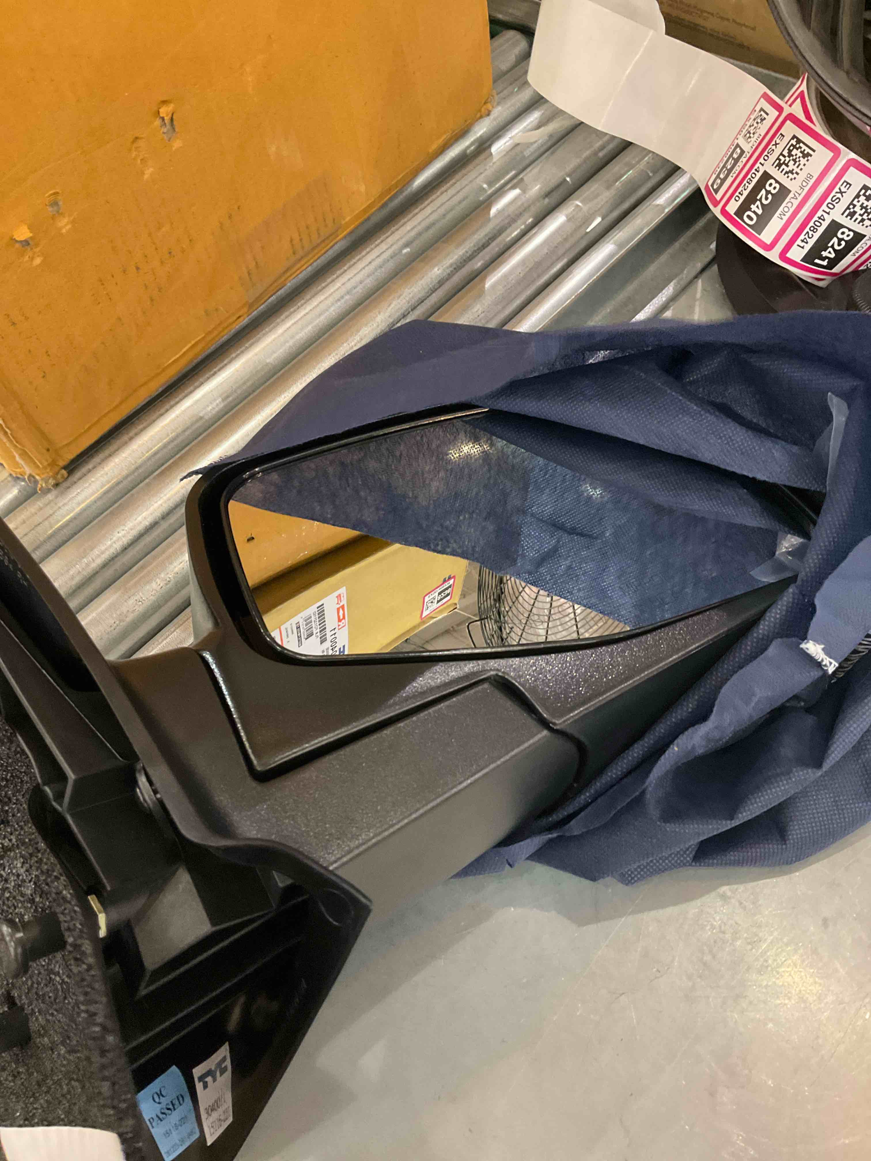 https://s3.amazonaws.com/lotting-images-prod/BargainHunt/EXS01408238_1722612696346.jpeg