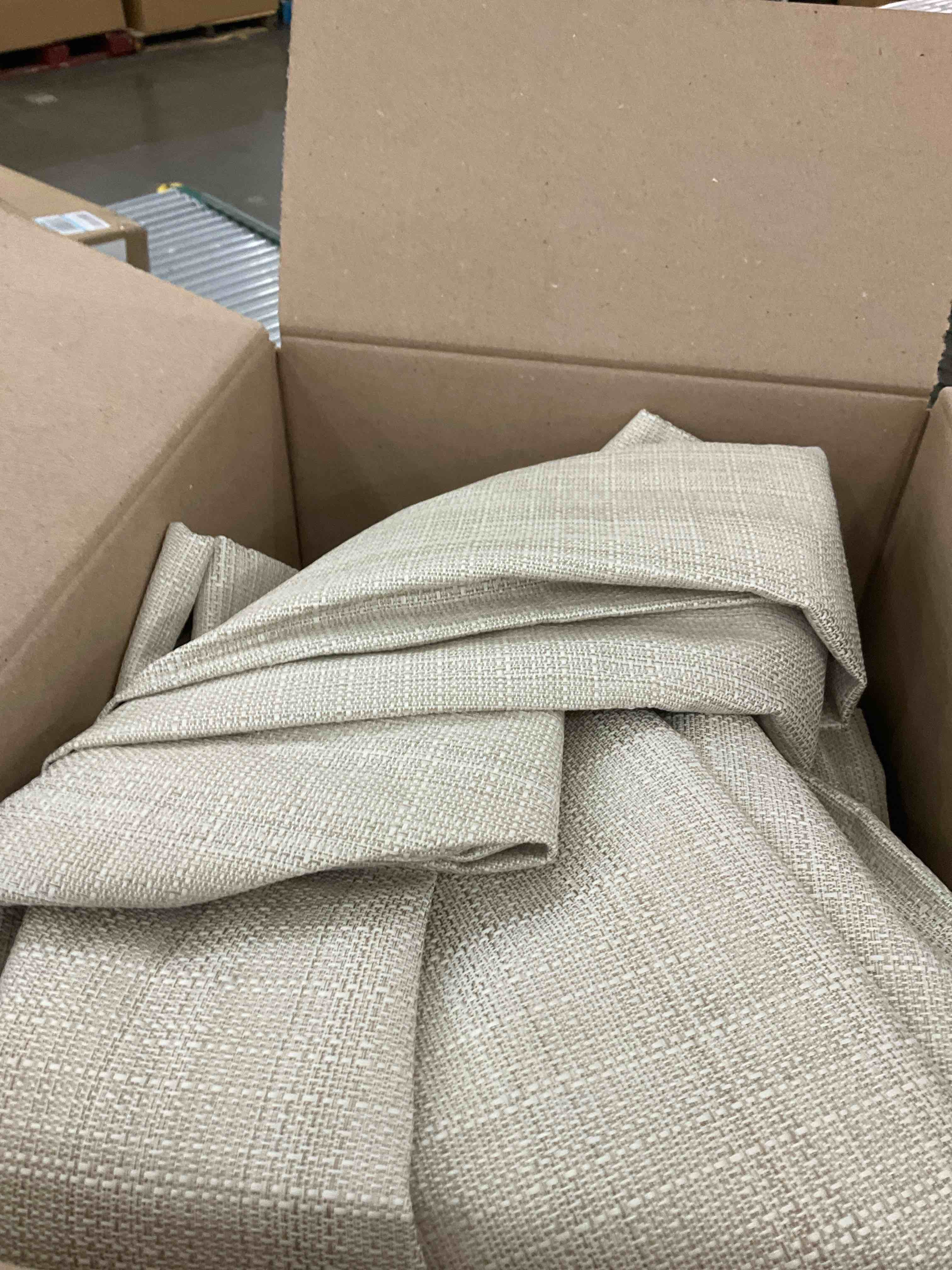 https://s3.amazonaws.com/lotting-images-prod/BargainHunt/EXS01408447_1722870303185.jpeg