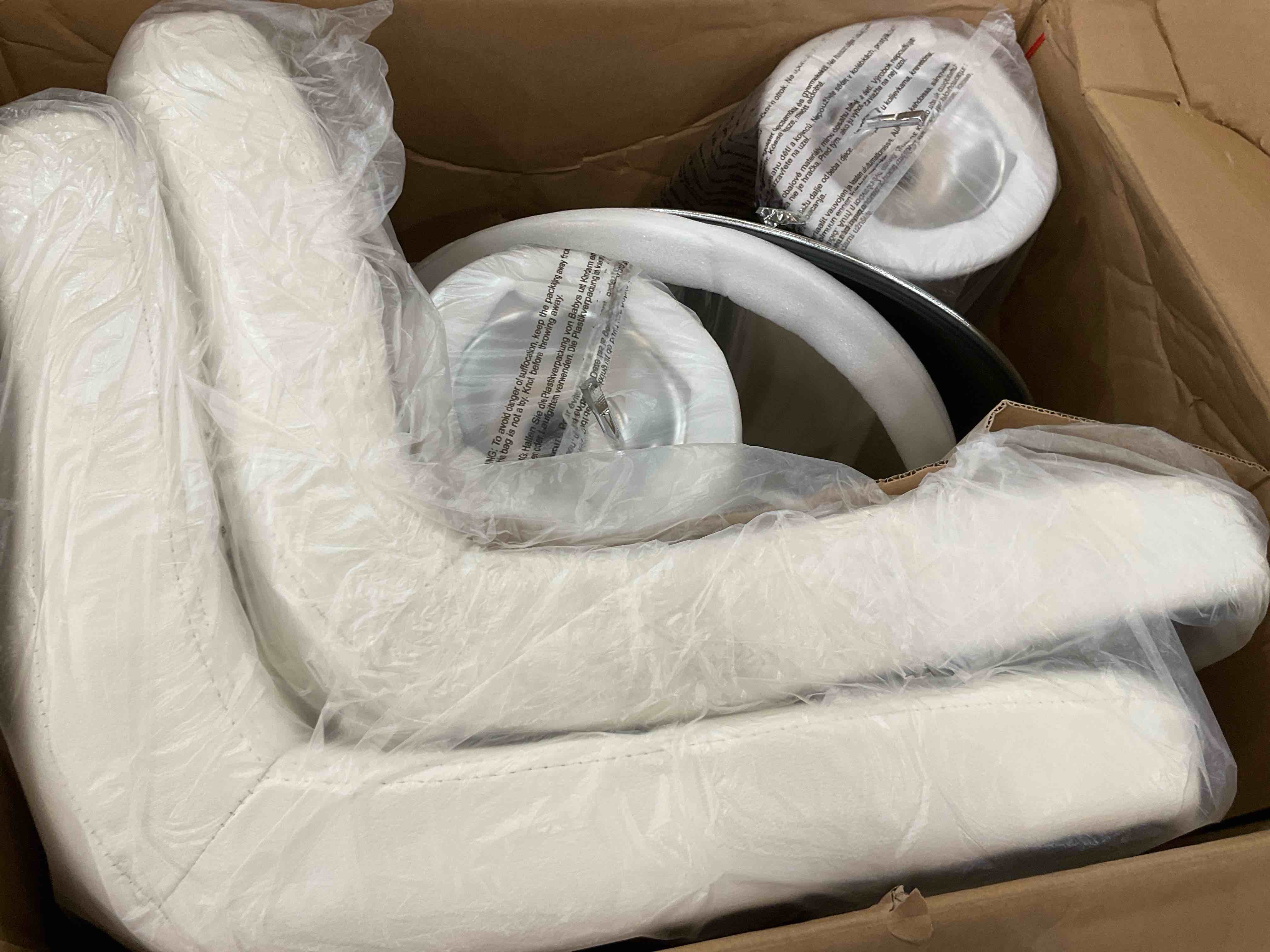 https://s3.amazonaws.com/lotting-images-prod/BargainHunt/EXS01408697_1721935079276.jpeg