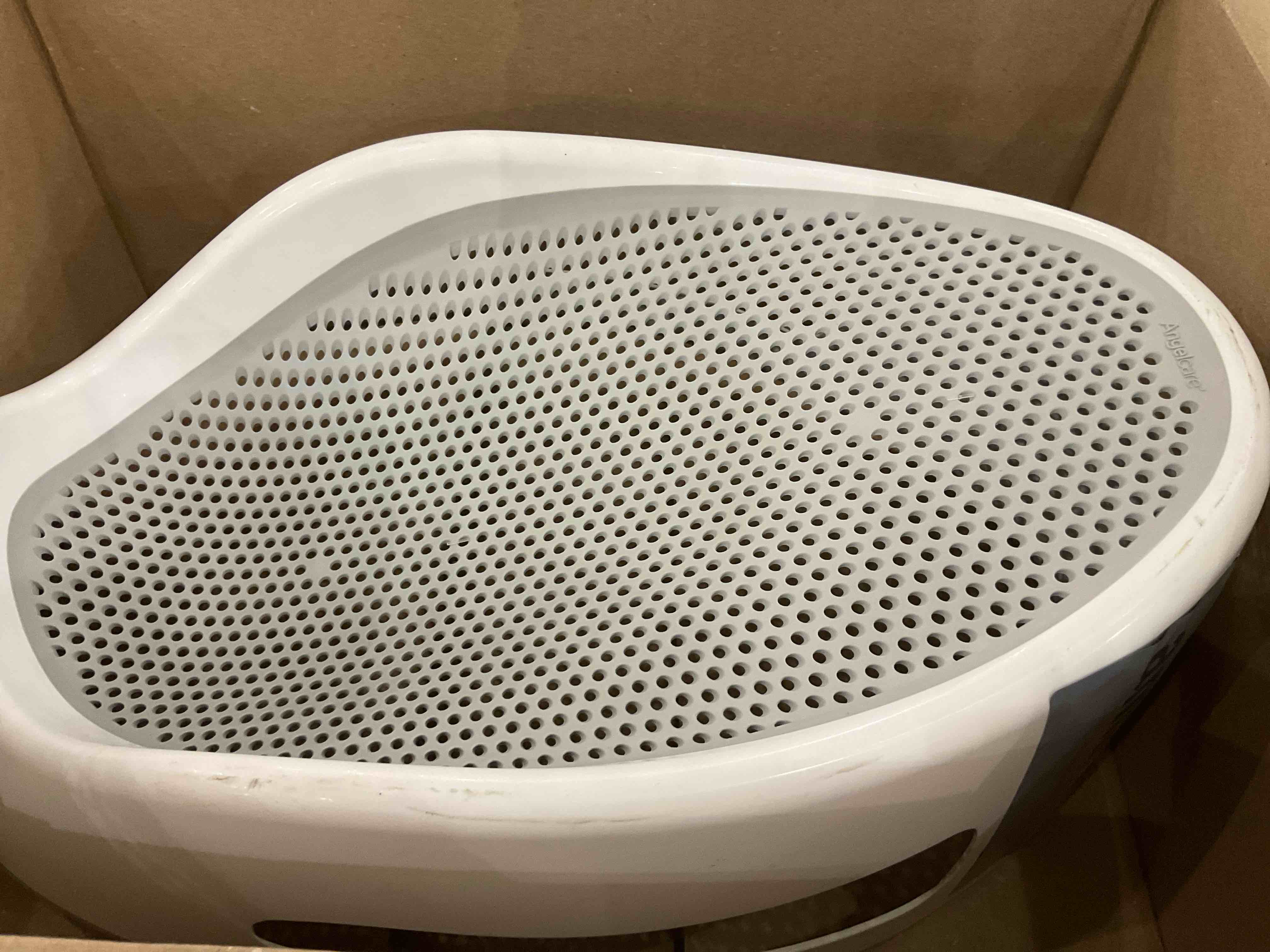 https://s3.amazonaws.com/lotting-images-prod/BargainHunt/EXS01408823_1722262828422.jpeg