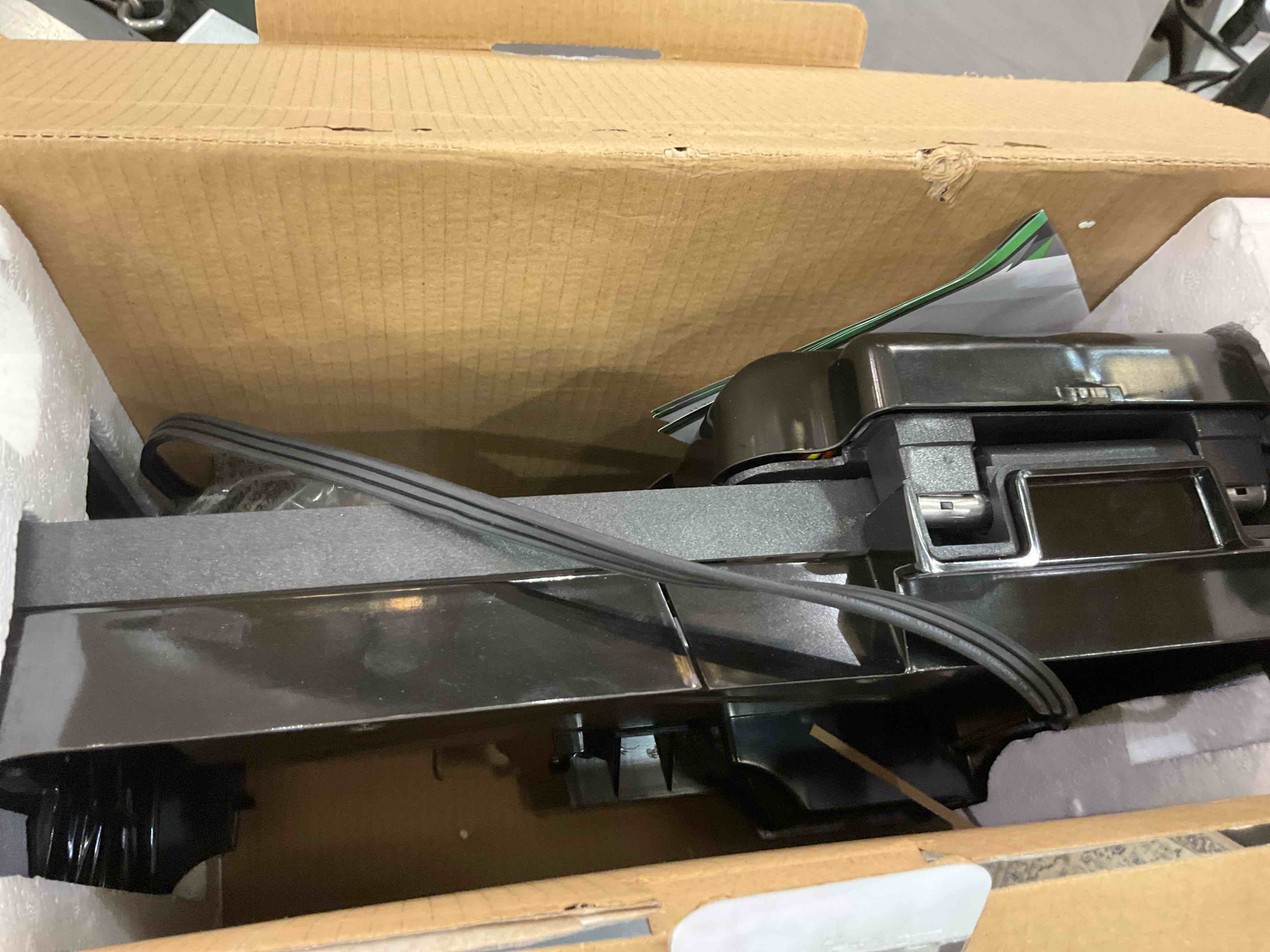 https://s3.amazonaws.com/lotting-images-prod/BargainHunt/EXS01408878_1722273940175.jpeg