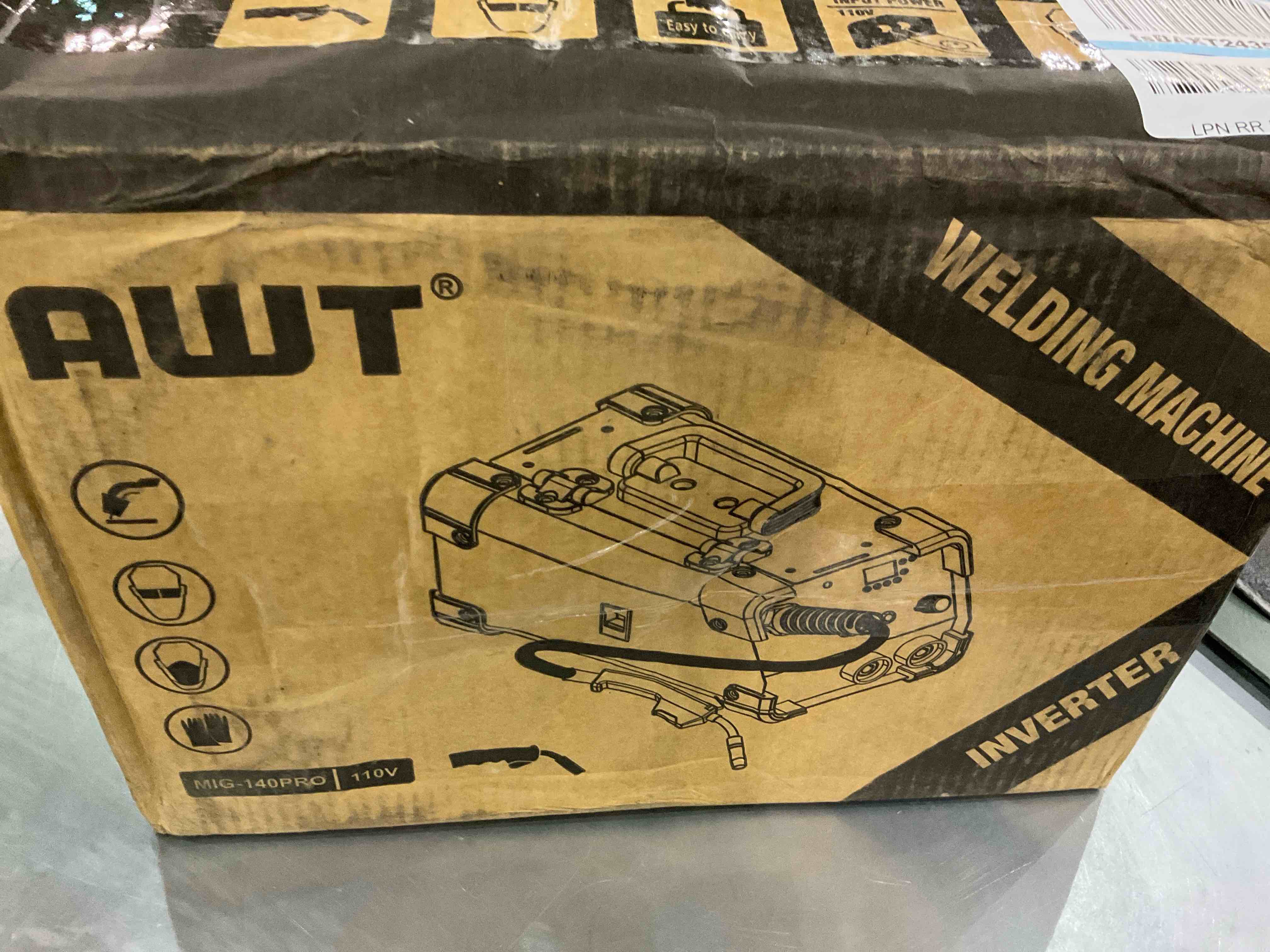 https://s3.amazonaws.com/lotting-images-prod/BargainHunt/EXS01408918_1722339234531.jpeg