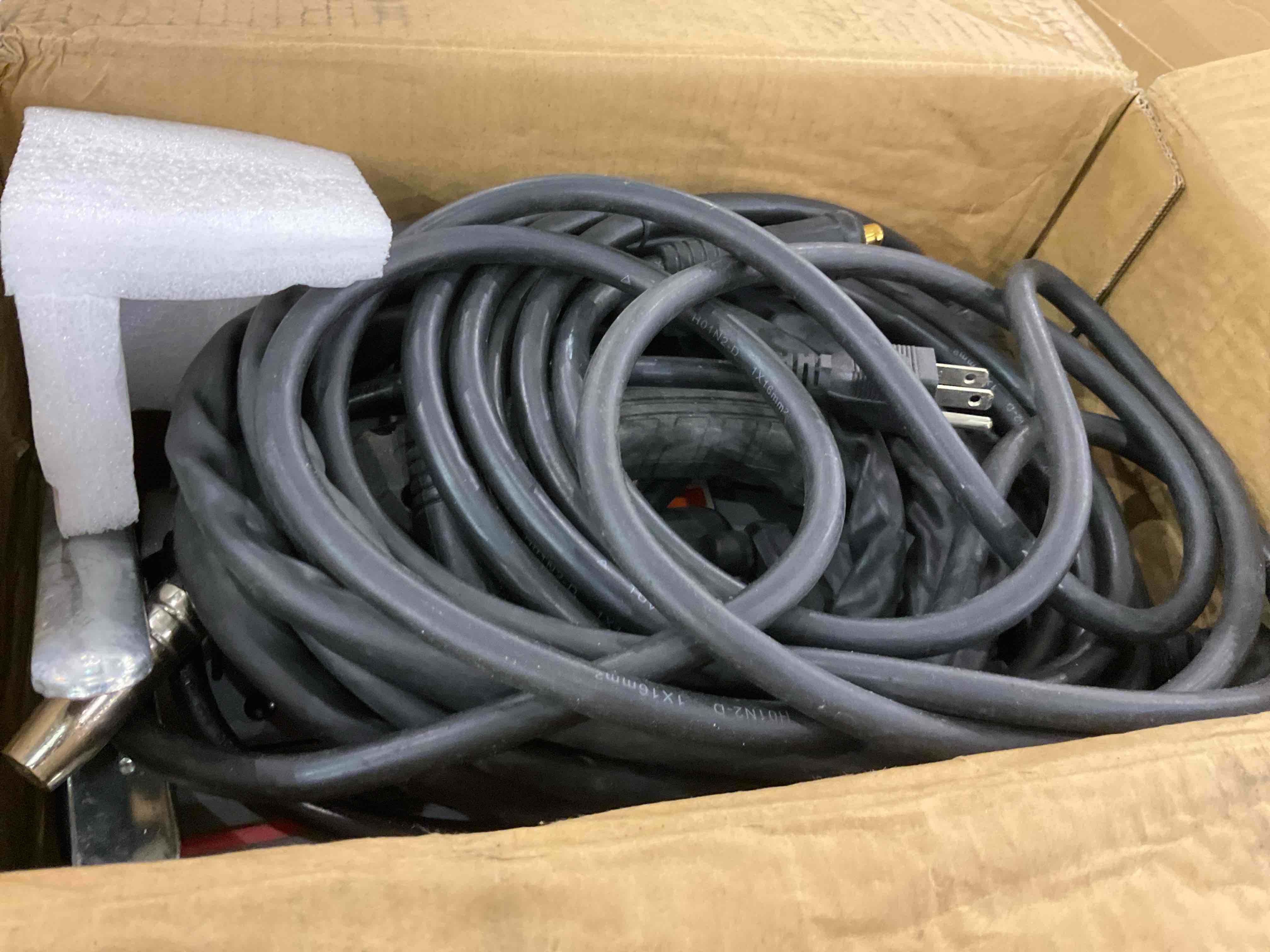 https://s3.amazonaws.com/lotting-images-prod/BargainHunt/EXS01408918_1722339268118.jpeg