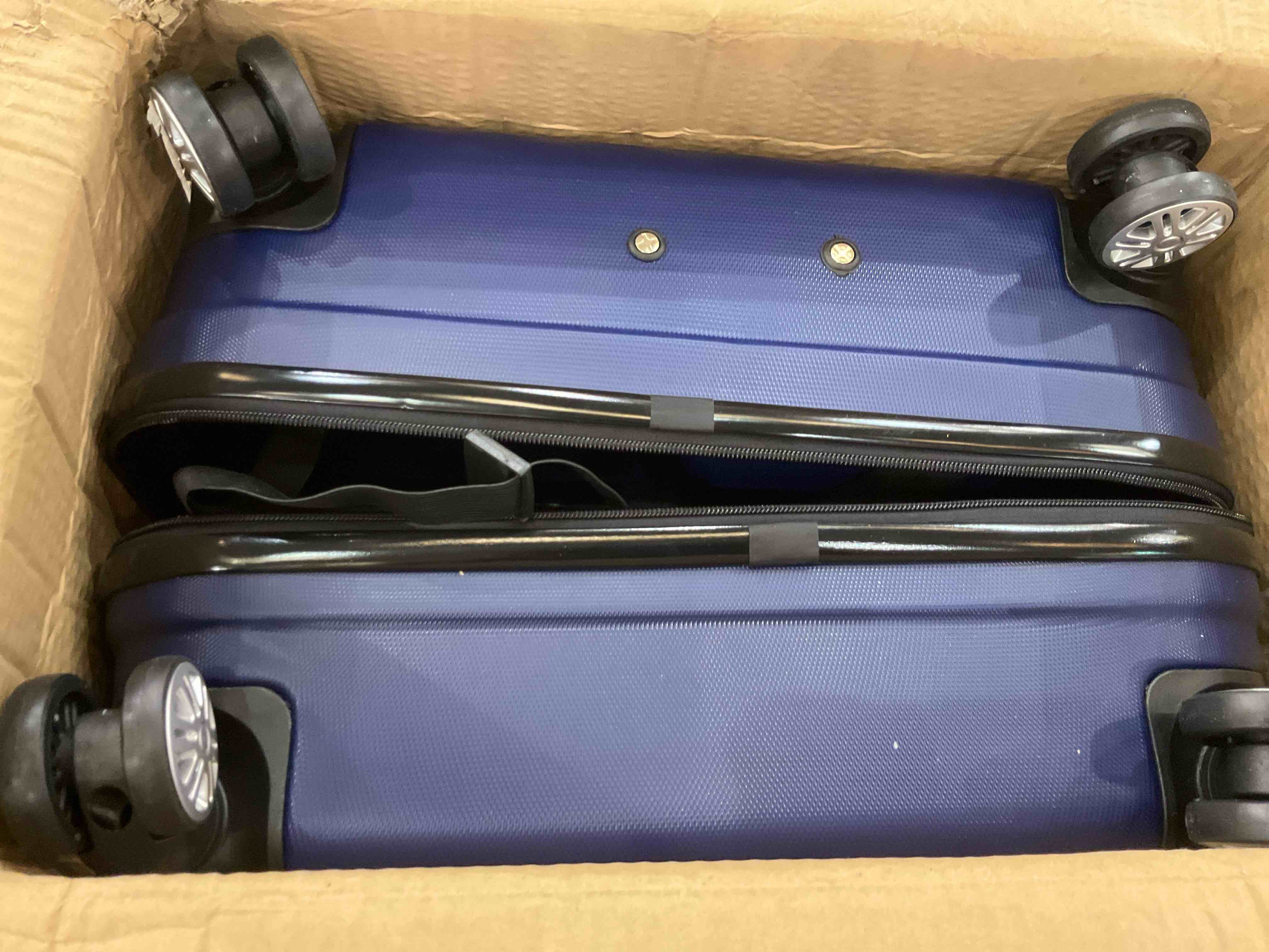 https://s3.amazonaws.com/lotting-images-prod/BargainHunt/EXS01408948_1722346277994.jpeg