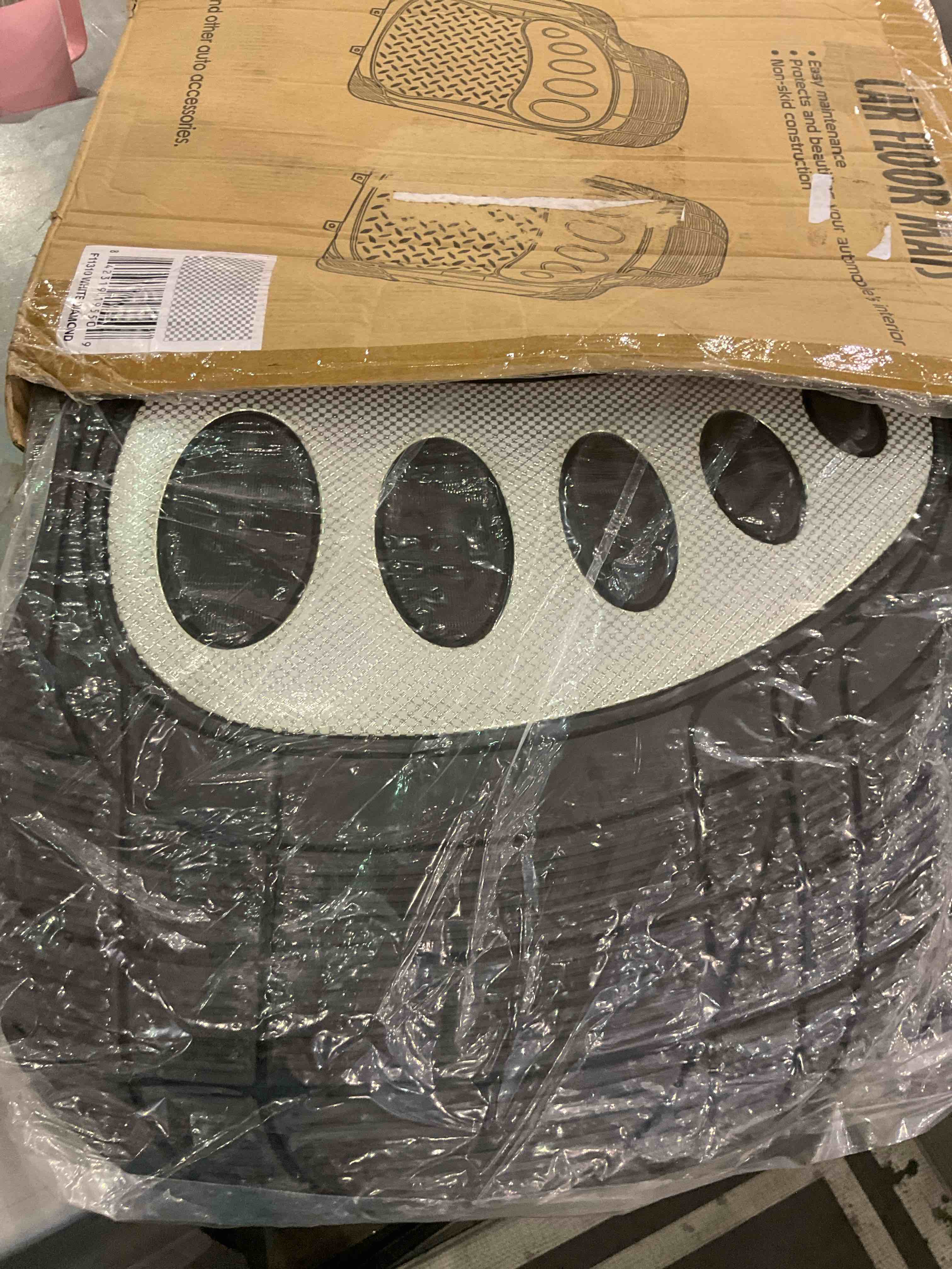 https://s3.amazonaws.com/lotting-images-prod/BargainHunt/EXS01408988_1722424956278.jpeg