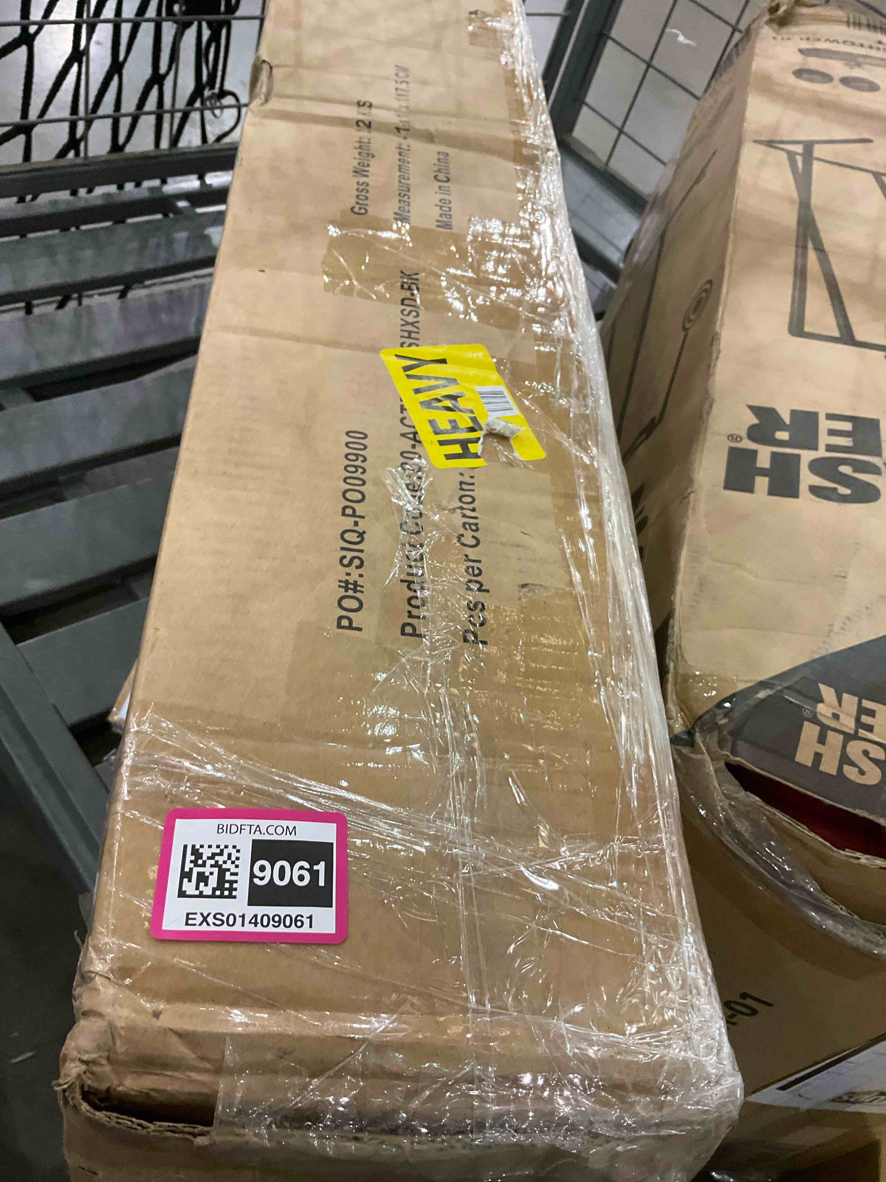https://s3.amazonaws.com/lotting-images-prod/BargainHunt/EXS01409061_1722514972462.jpeg