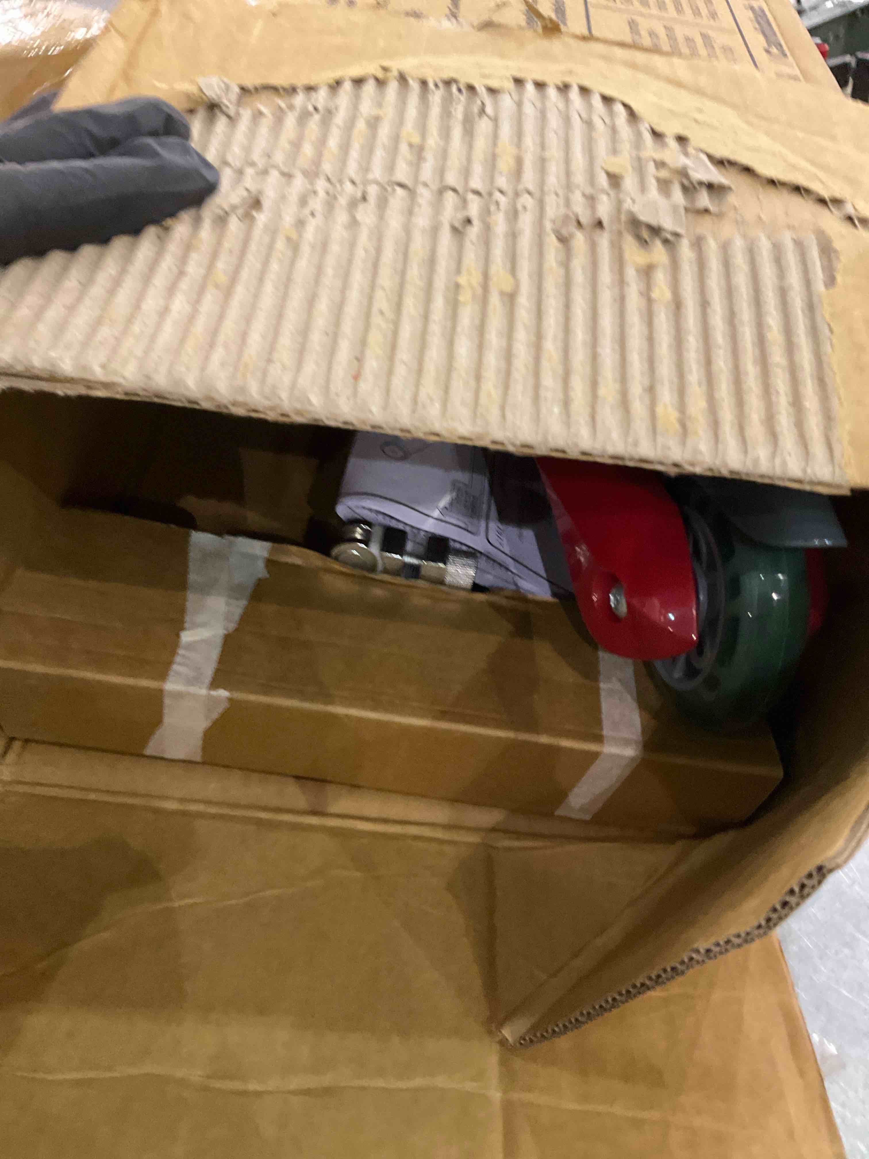 https://s3.amazonaws.com/lotting-images-prod/BargainHunt/EXS01409108_1722600985331.jpeg