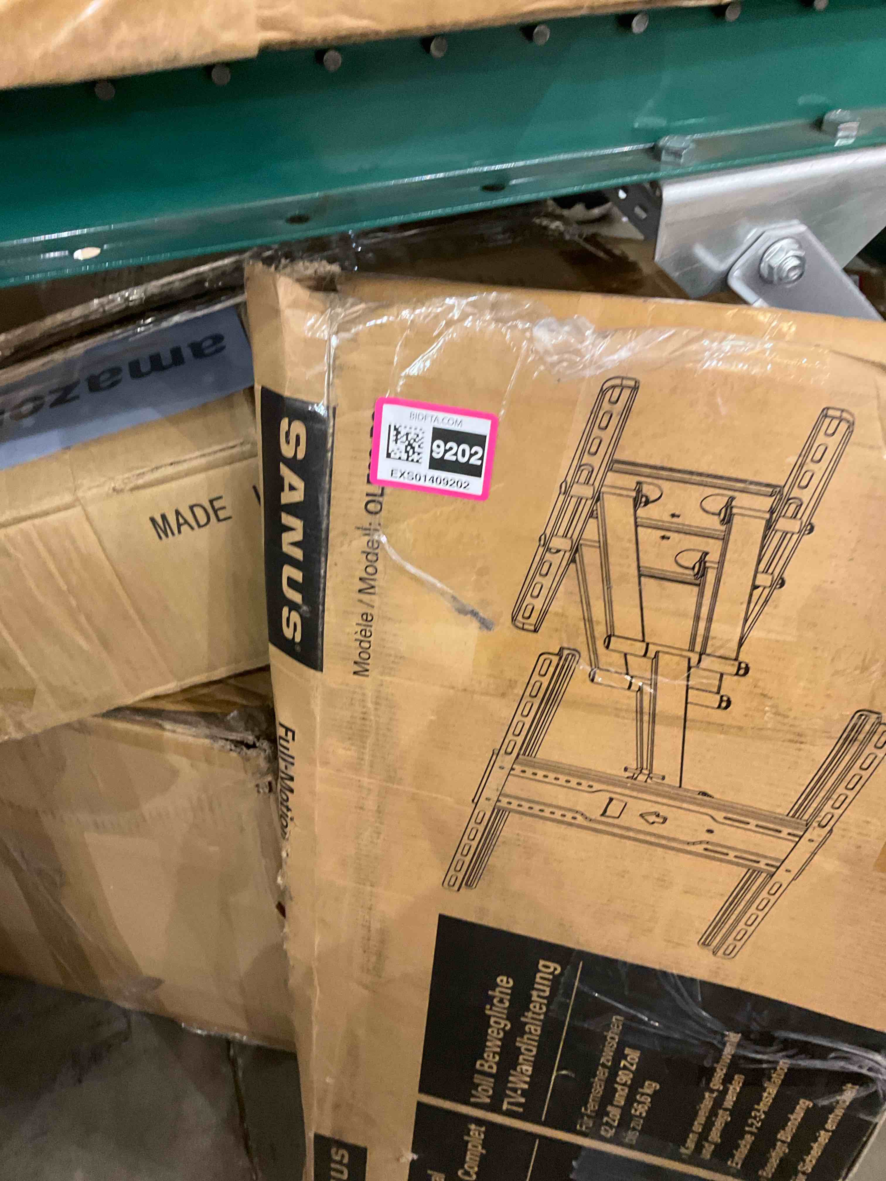 https://s3.amazonaws.com/lotting-images-prod/BargainHunt/EXS01409202_1722612660311.jpeg