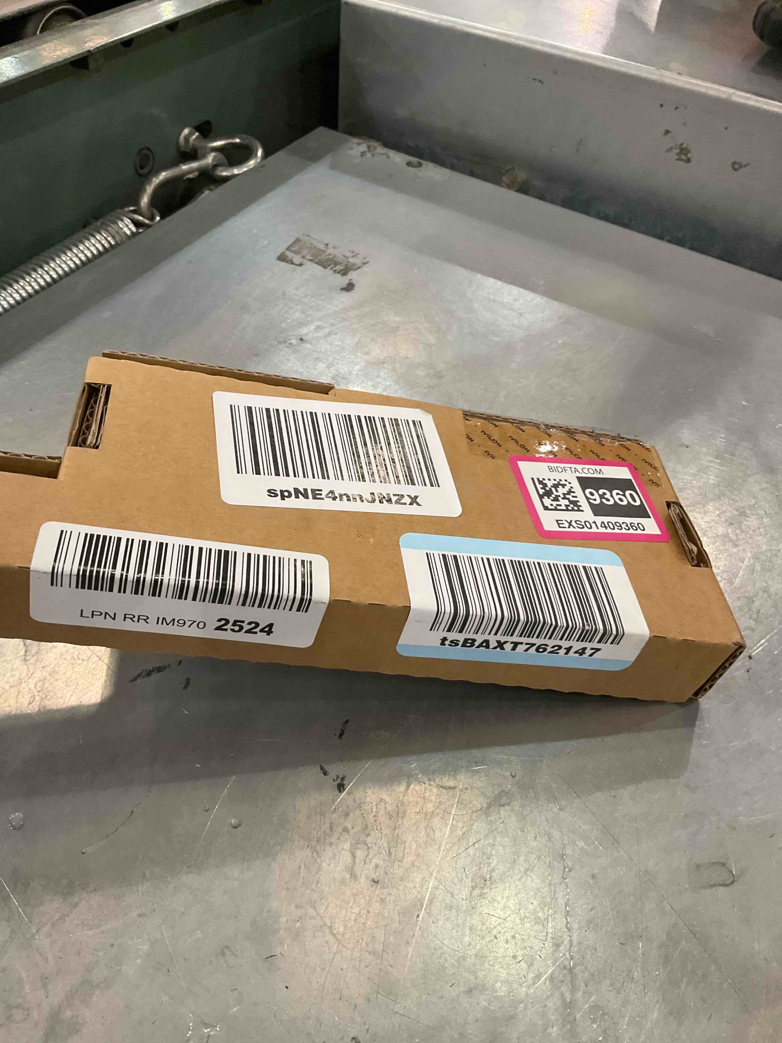 https://s3.amazonaws.com/lotting-images-prod/BargainHunt/EXS01409360_1722867176284.jpeg