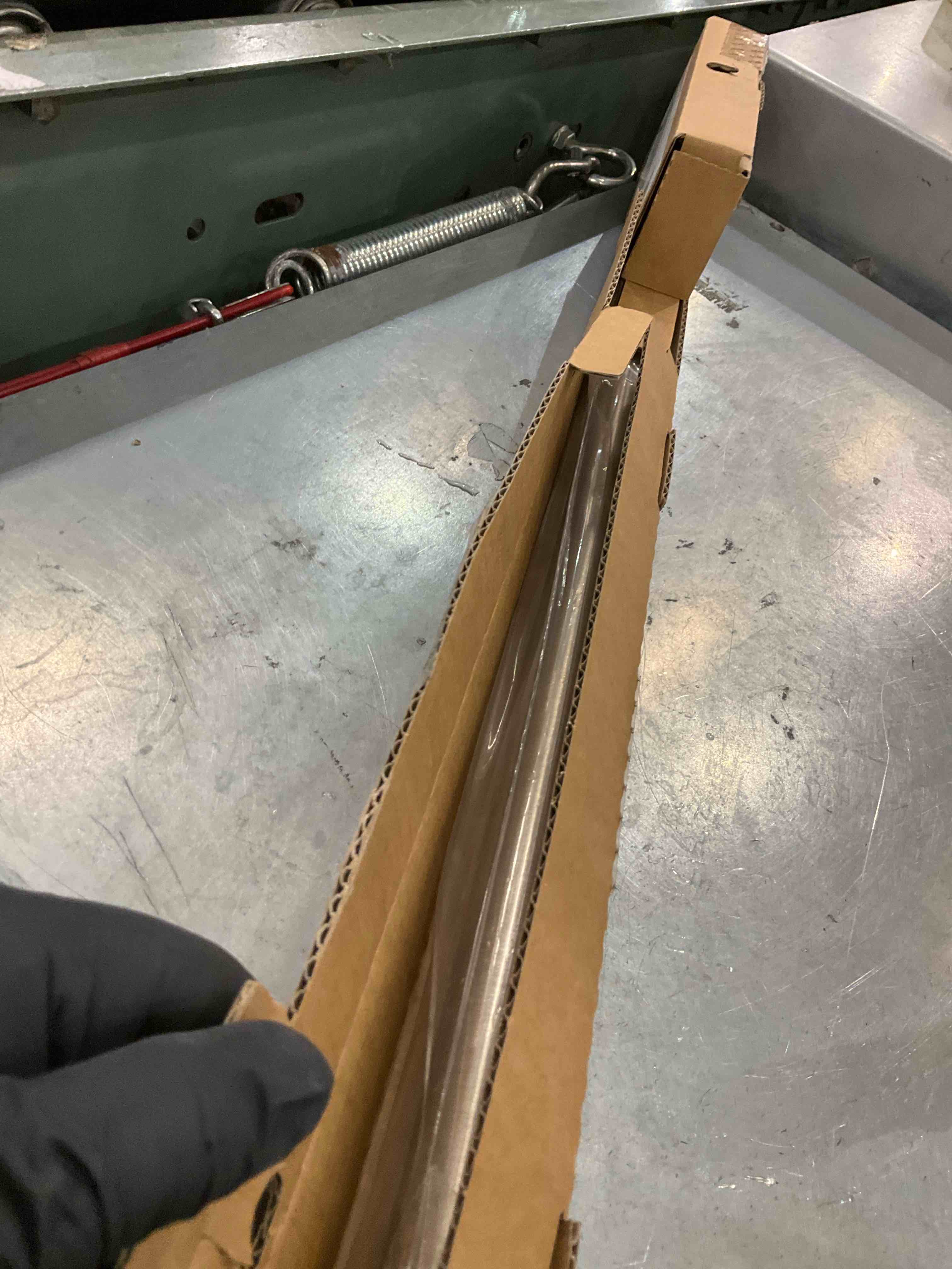 https://s3.amazonaws.com/lotting-images-prod/BargainHunt/EXS01409360_1722867191852.jpeg