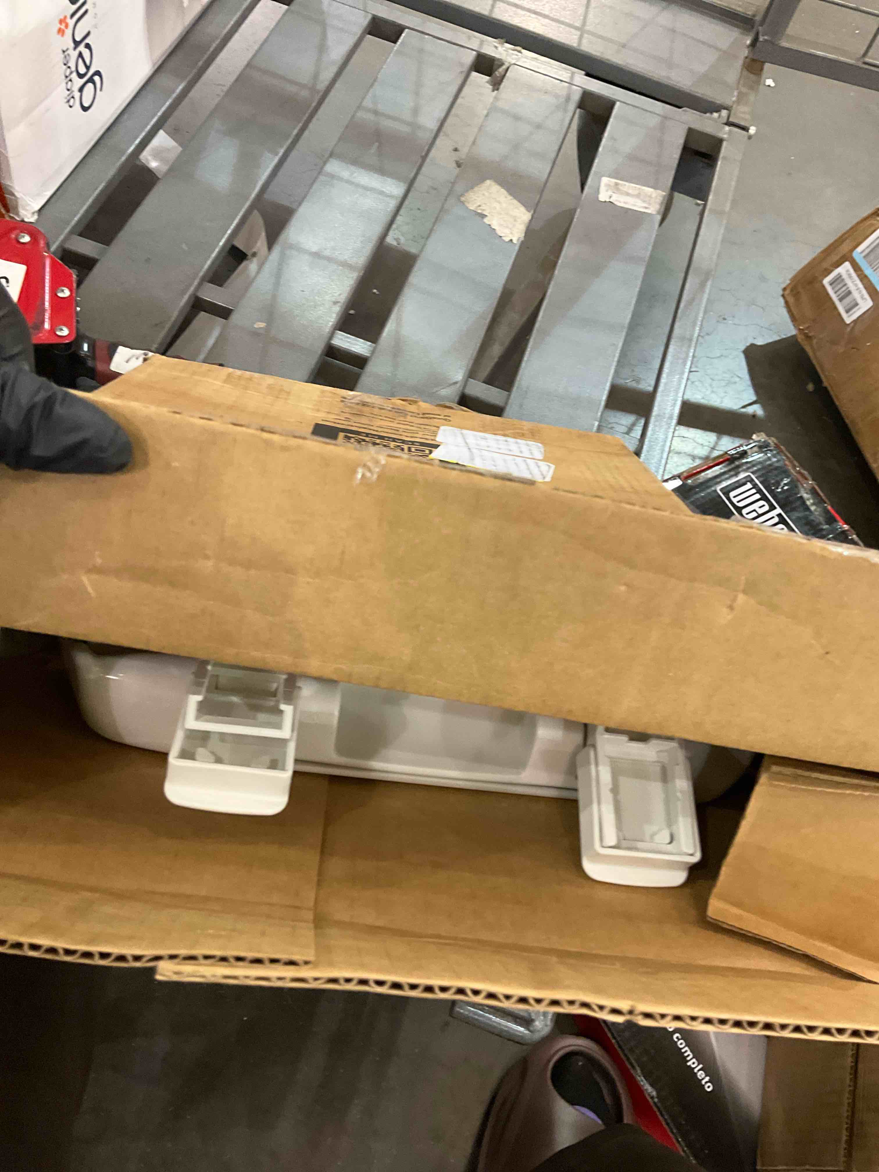 https://s3.amazonaws.com/lotting-images-prod/BargainHunt/EXS01409548_1721929777979.jpeg