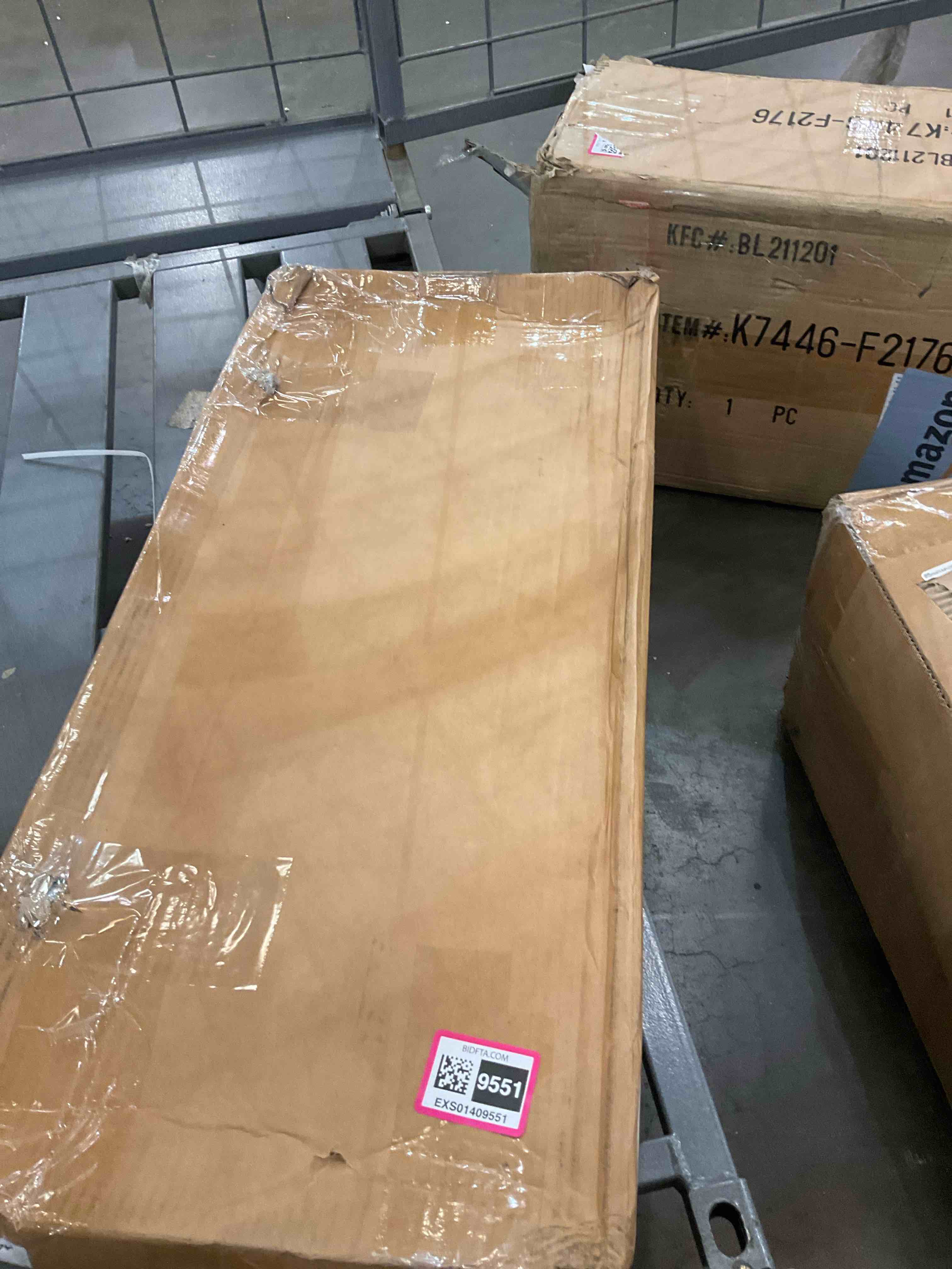 https://s3.amazonaws.com/lotting-images-prod/BargainHunt/EXS01409551_1721932878570.jpeg