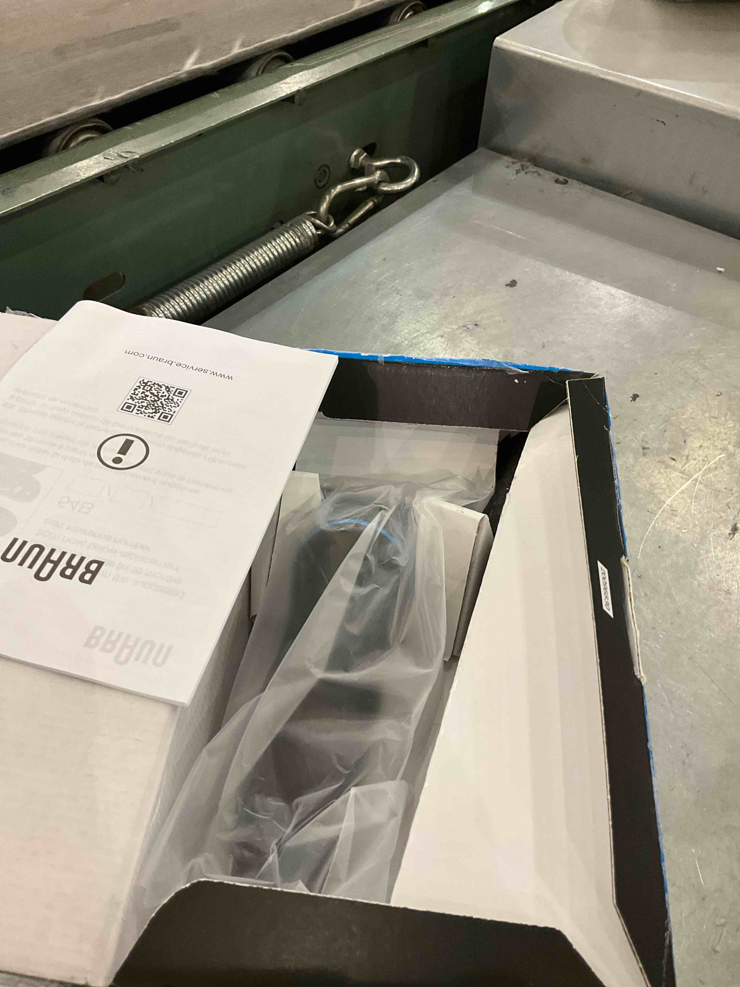 https://s3.amazonaws.com/lotting-images-prod/BargainHunt/EXS01409735_1722261465788.jpeg