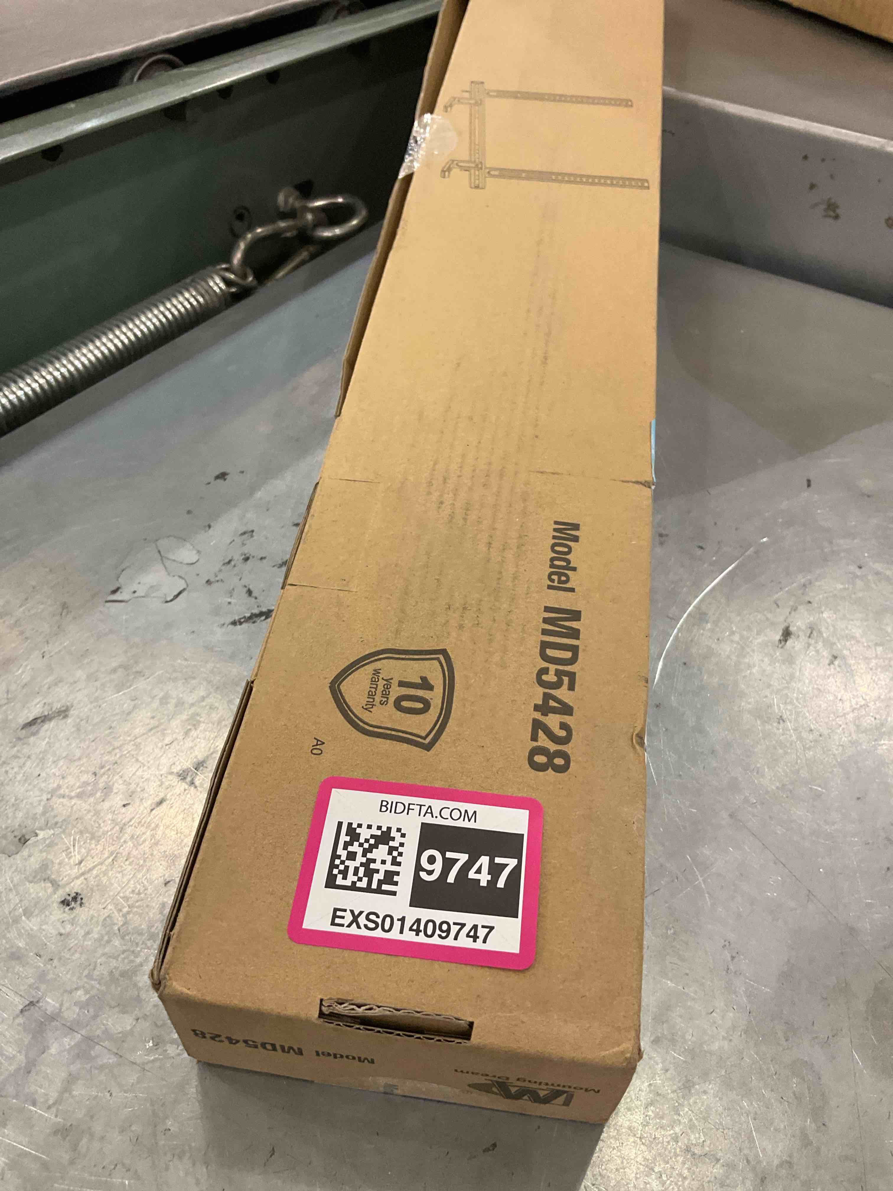 https://s3.amazonaws.com/lotting-images-prod/BargainHunt/EXS01409747_1722263006451.jpeg