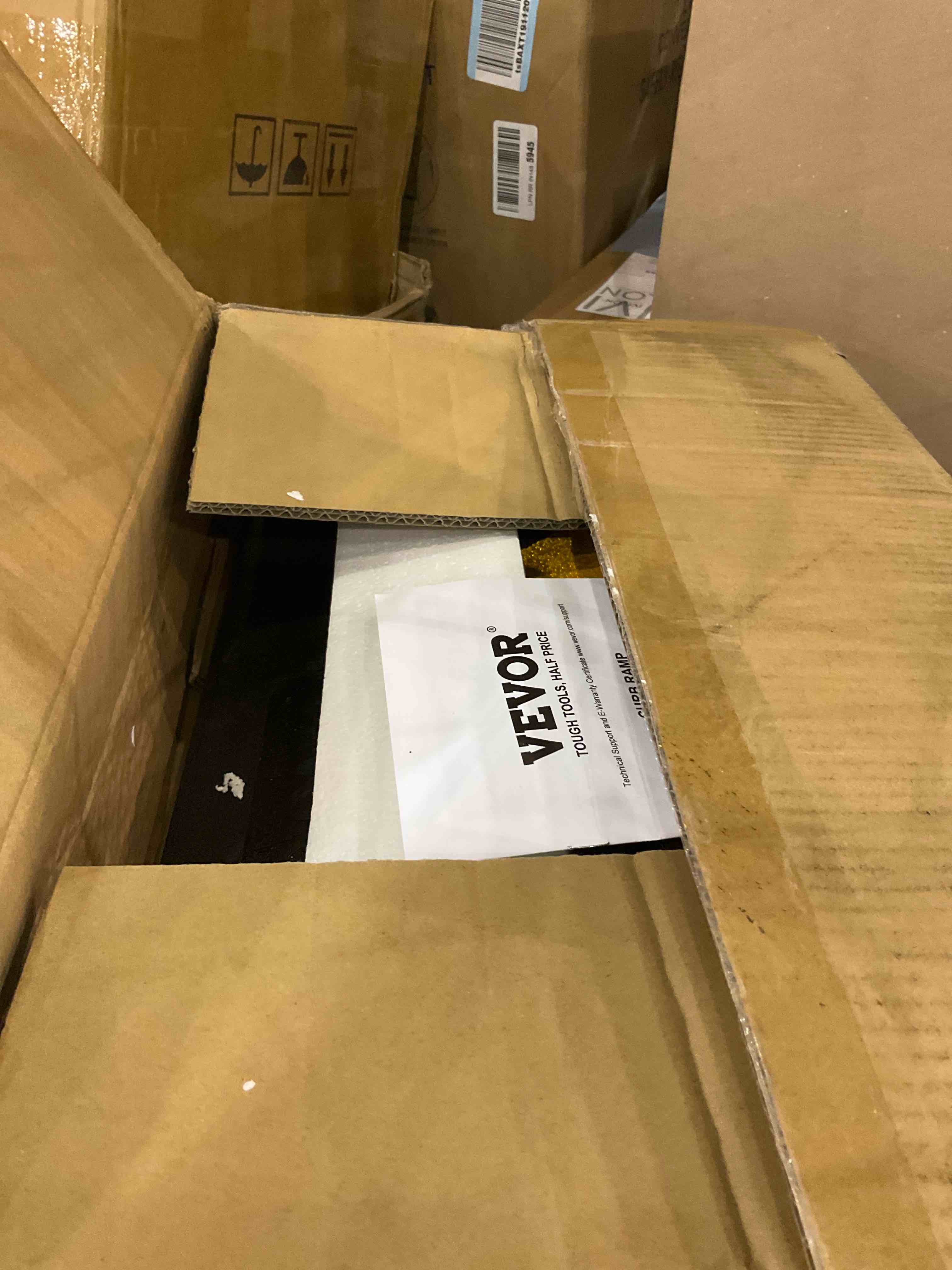 https://s3.amazonaws.com/lotting-images-prod/BargainHunt/EXS01409806_1722340430749.jpeg