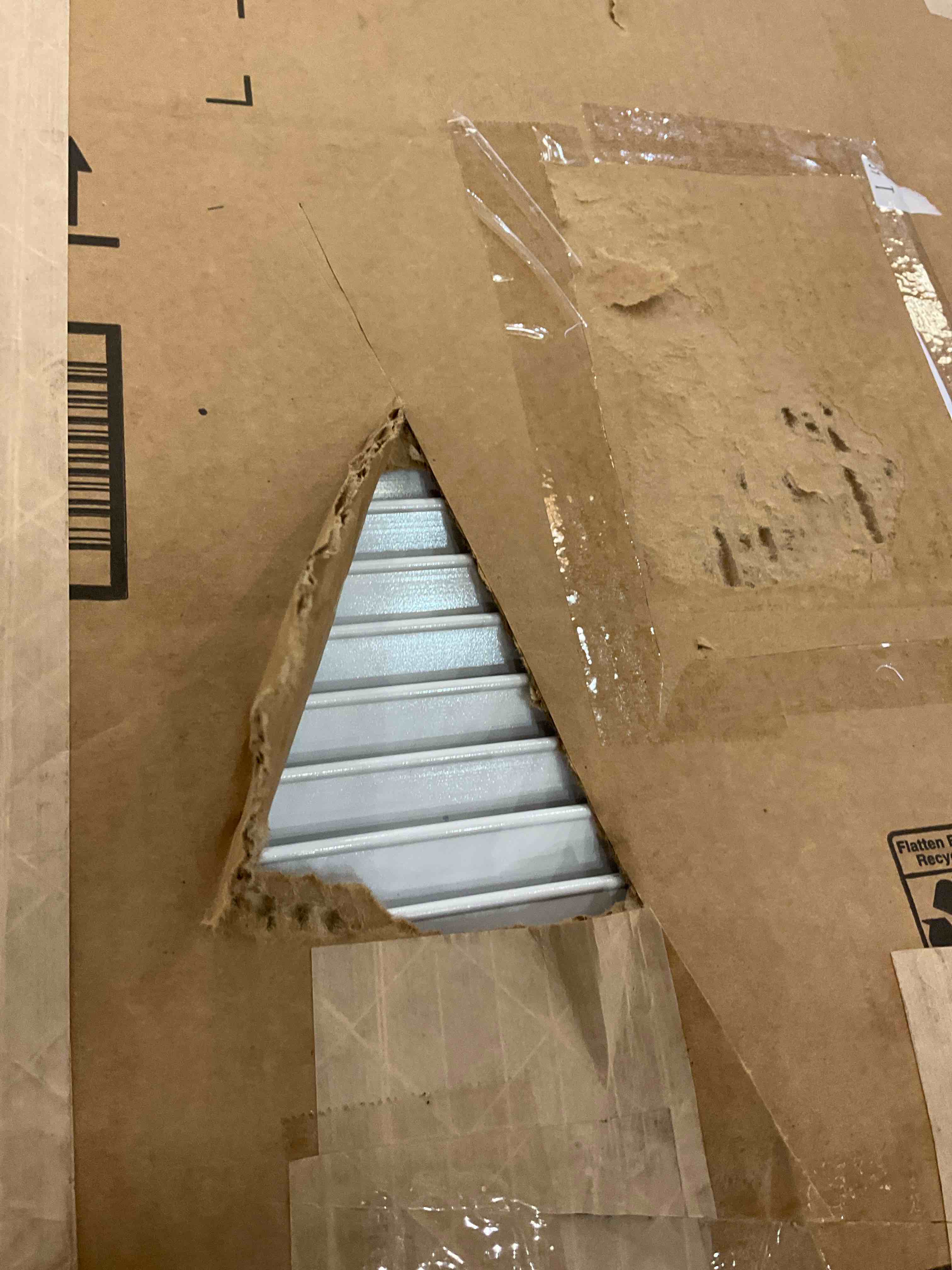 https://s3.amazonaws.com/lotting-images-prod/BargainHunt/EXS01409957_1722433202656.jpeg