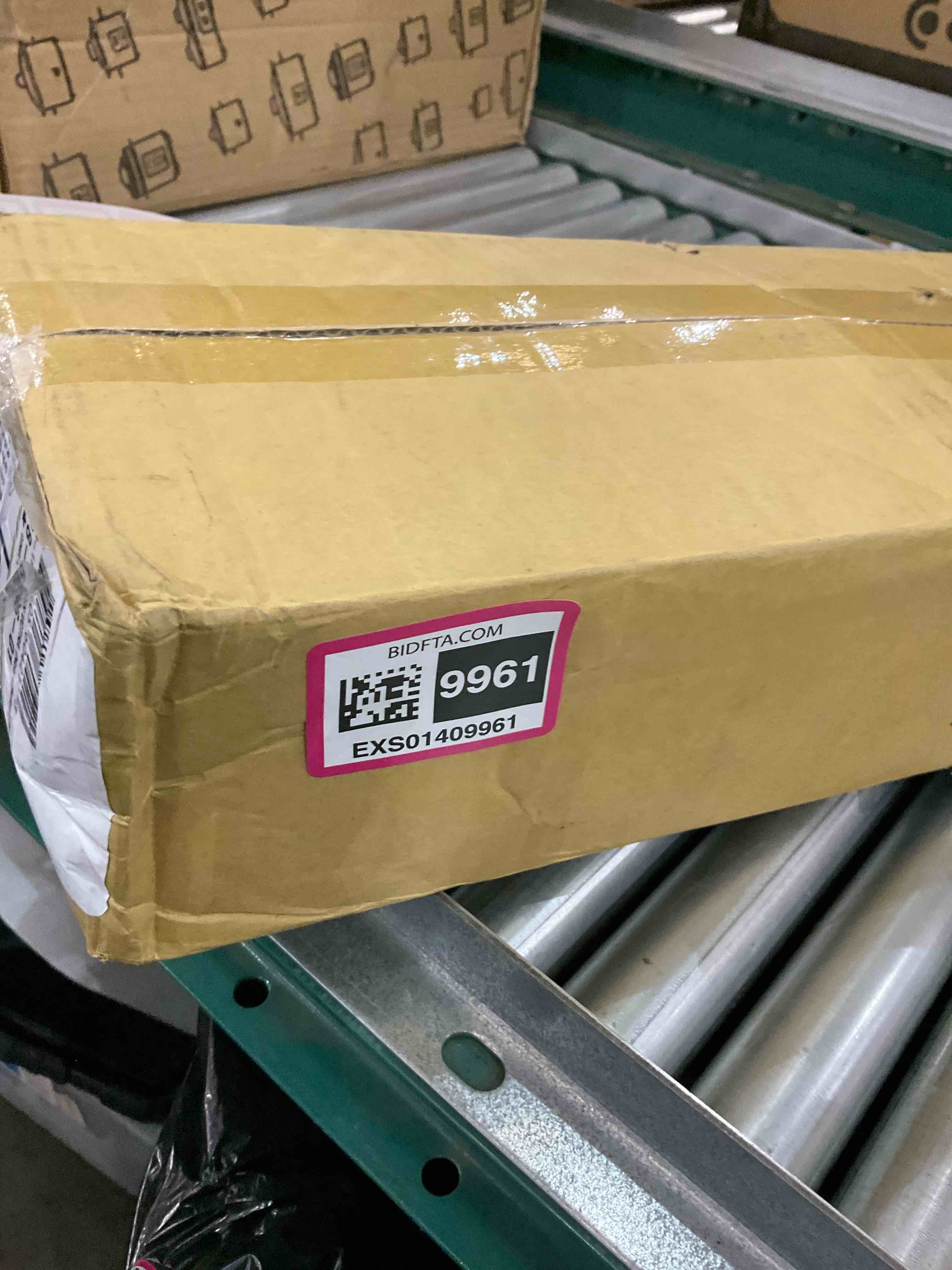 https://s3.amazonaws.com/lotting-images-prod/BargainHunt/EXS01409961_1722433570355.jpeg