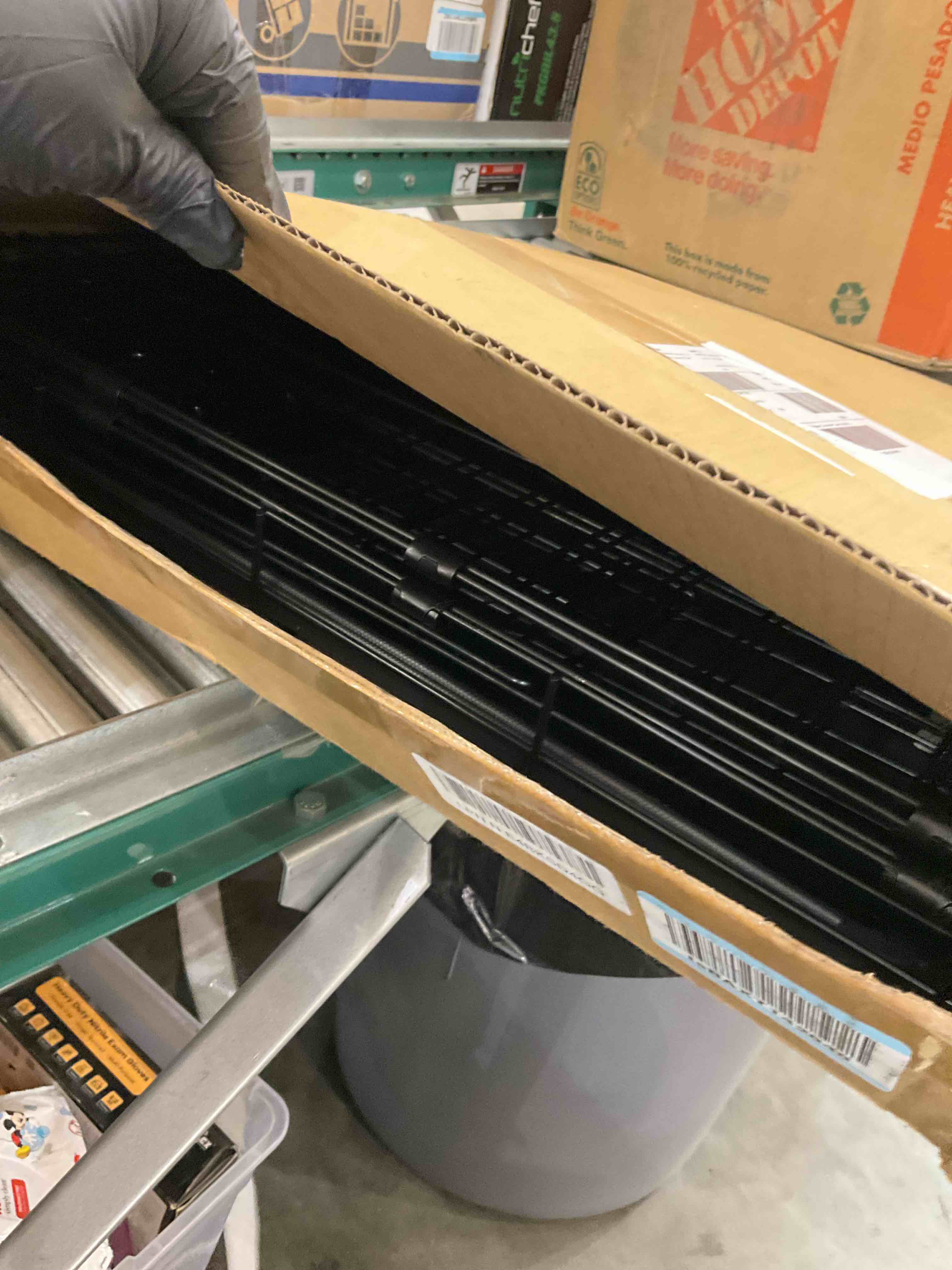 https://s3.amazonaws.com/lotting-images-prod/BargainHunt/EXS01410025_1722272834022.jpeg