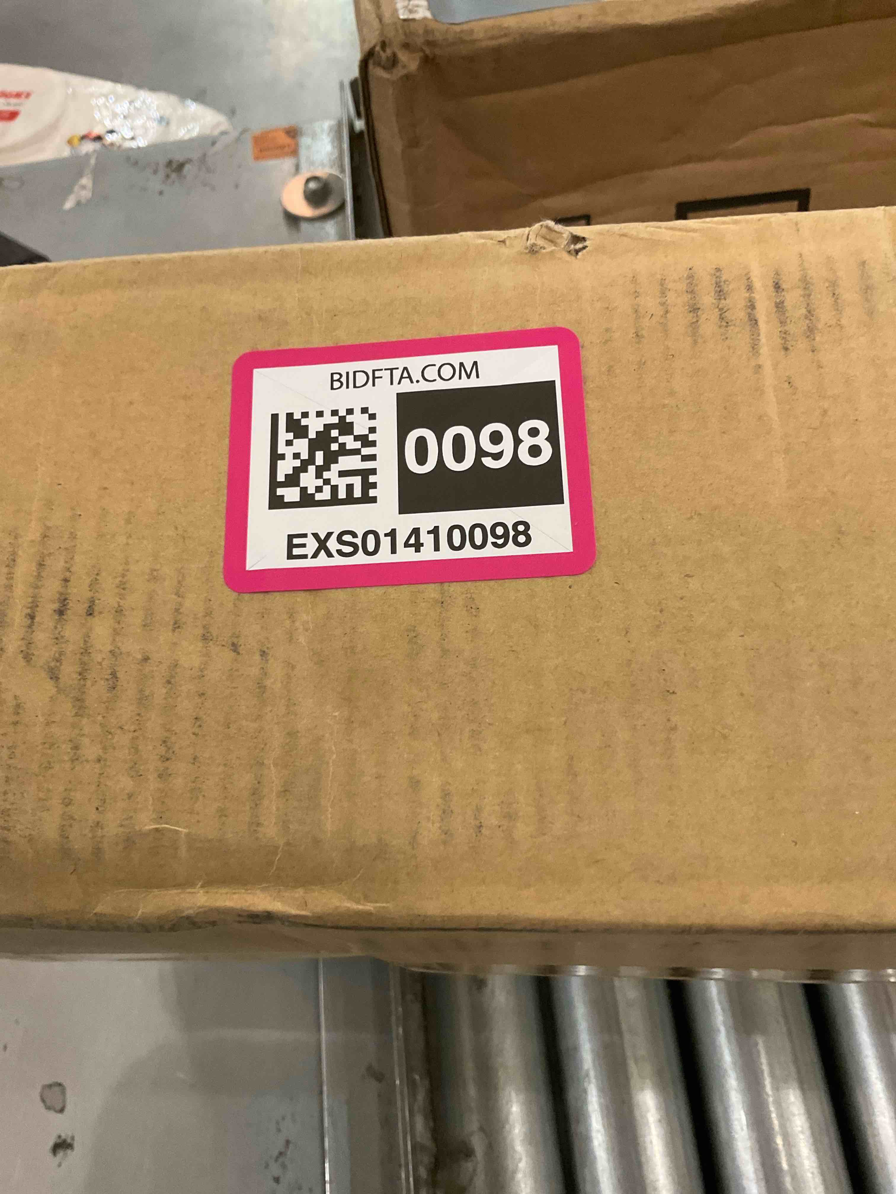 https://s3.amazonaws.com/lotting-images-prod/BargainHunt/EXS01410098_1721675051859.jpeg
