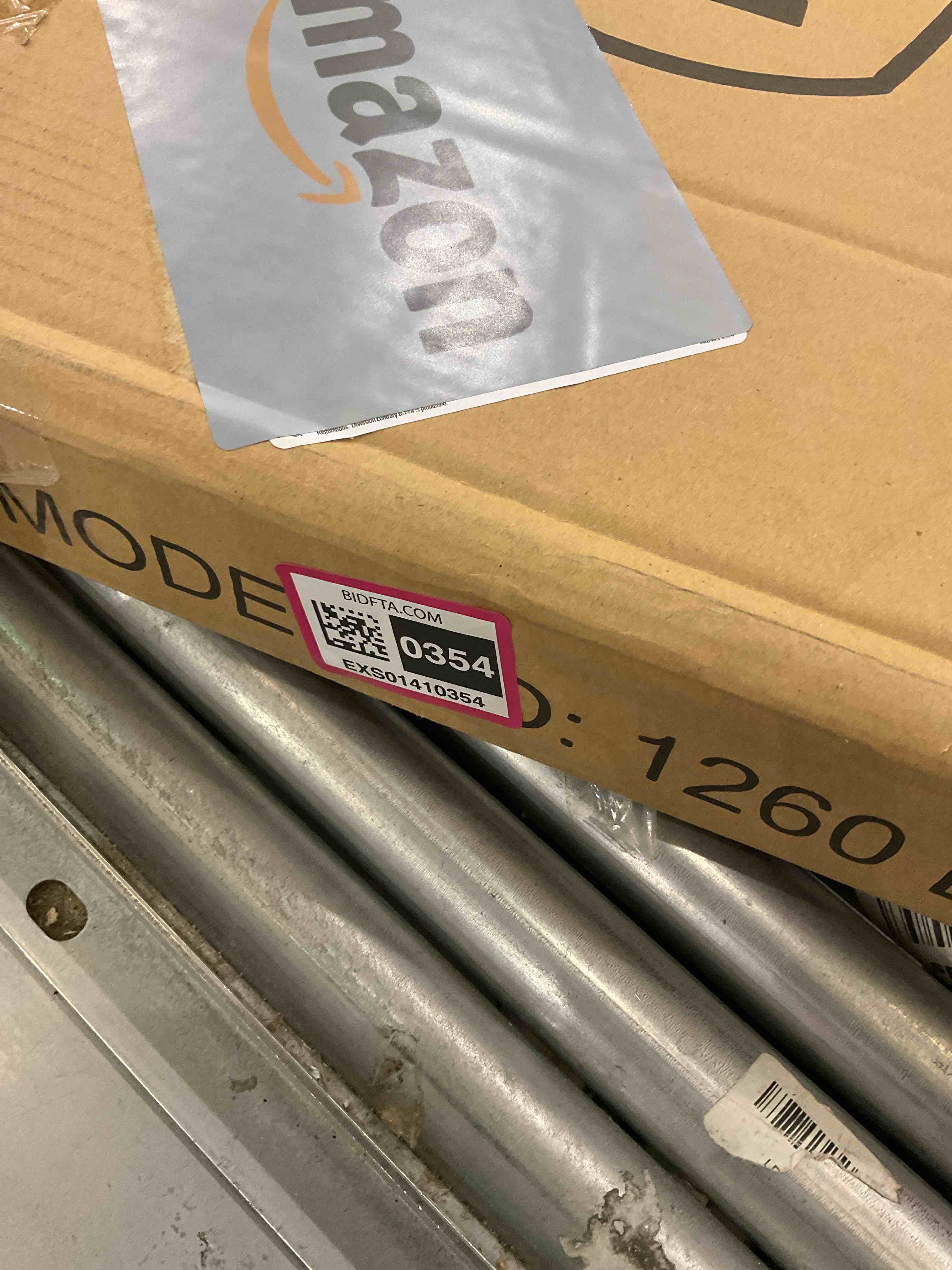 https://s3.amazonaws.com/lotting-images-prod/BargainHunt/EXS01410354_1721834326039.jpeg