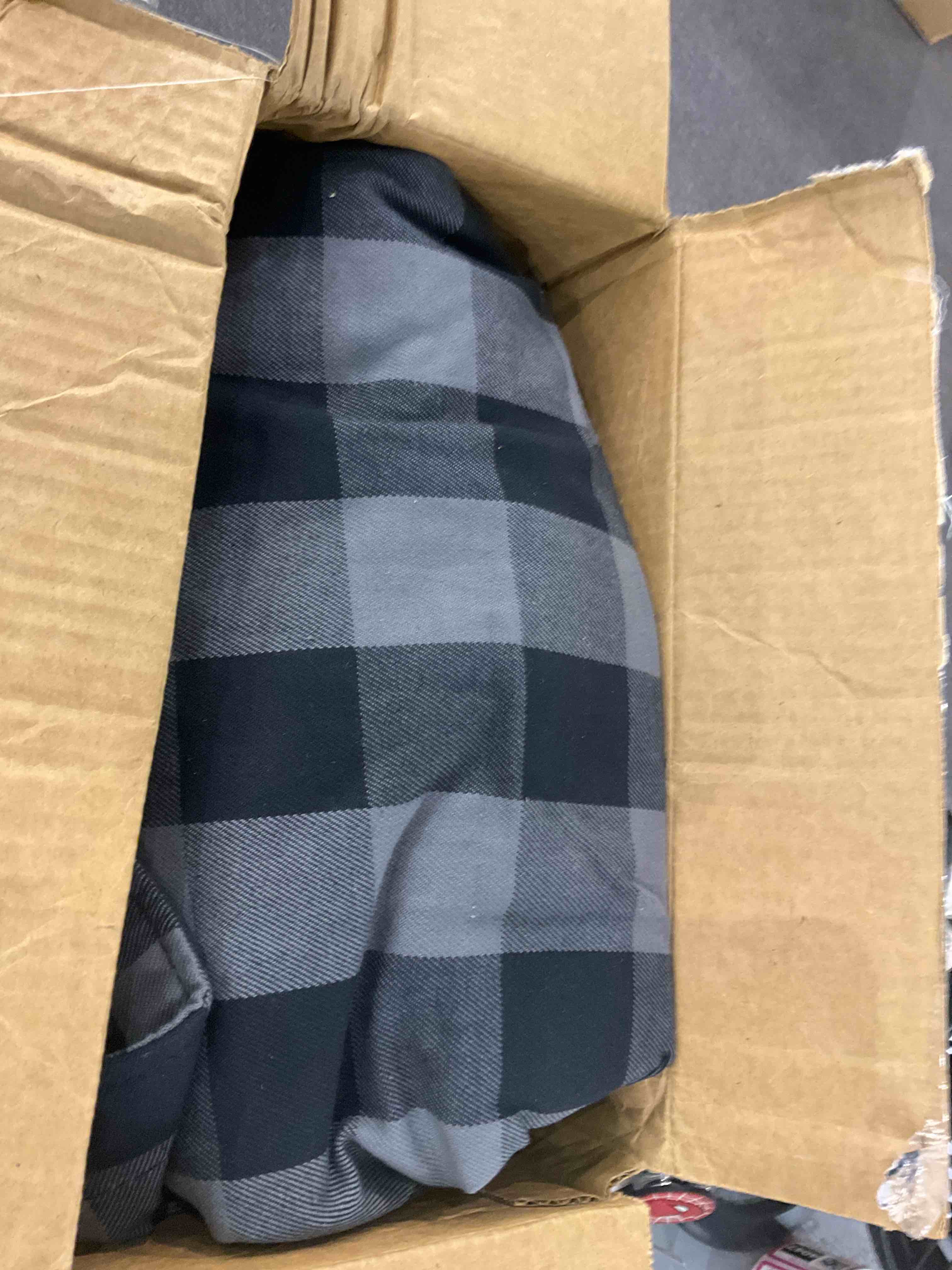https://s3.amazonaws.com/lotting-images-prod/BargainHunt/EXS01410641_1721992389687.jpeg