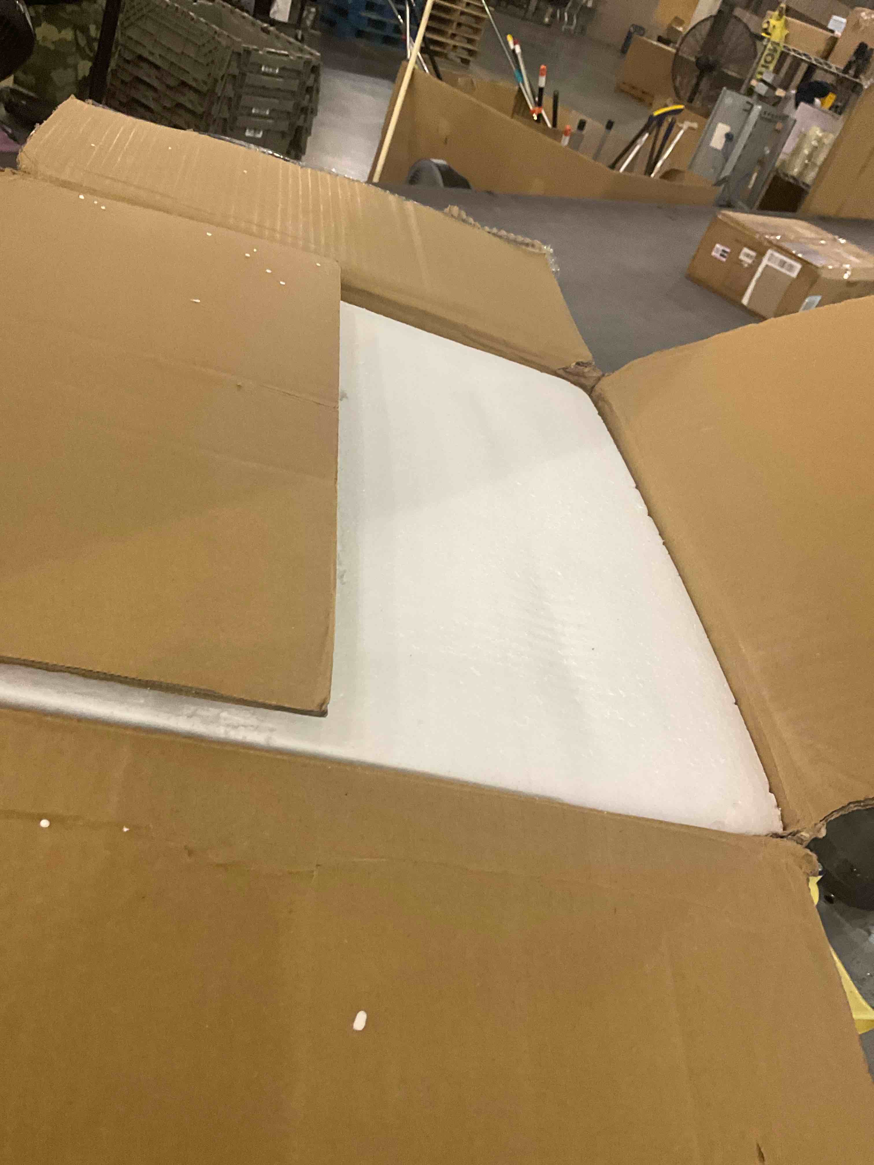 https://s3.amazonaws.com/lotting-images-prod/BargainHunt/EXS01410711_1722256386161.jpeg